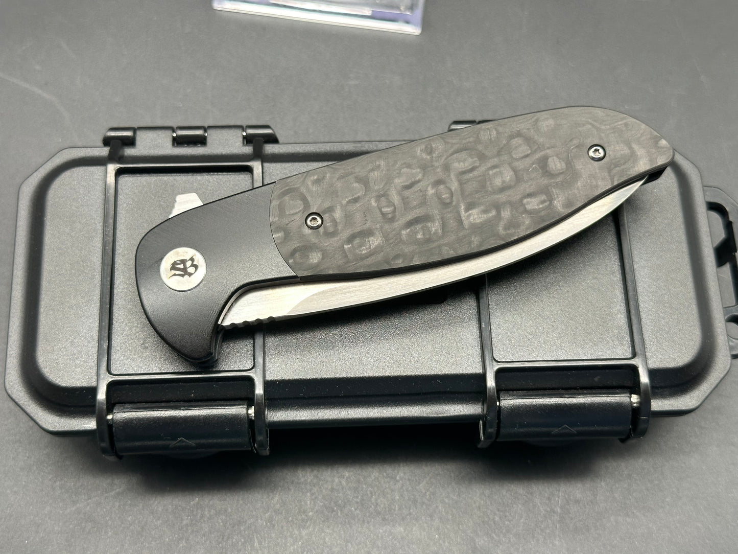 Tuya Caladan titanium/CF handle w/S90V blade