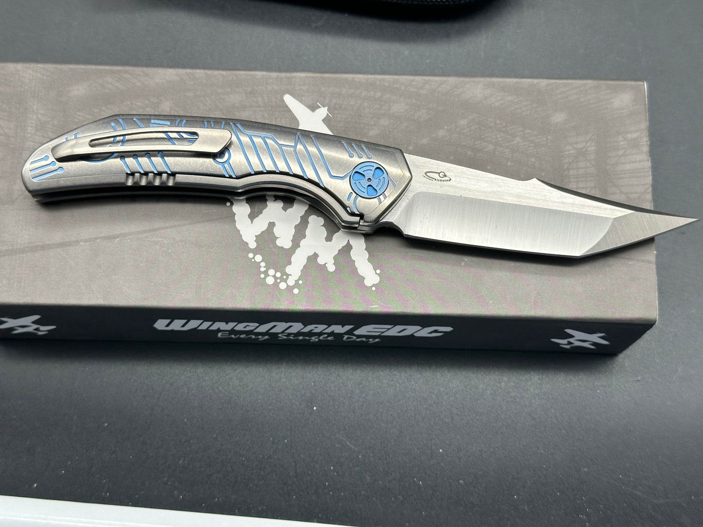 WingmanEDC FERUS (BNIB) - Kickstop 3.25” M390 Satin blade, Blue Titanium