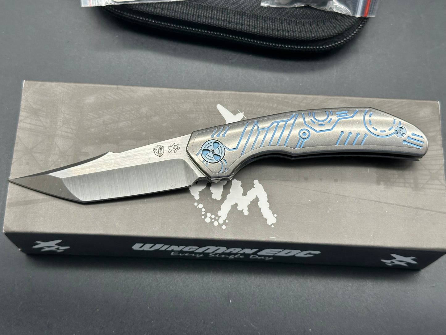 WingmanEDC FERUS (BNIB) - Kickstop 3.25” M390 Satin blade, Blue Titanium