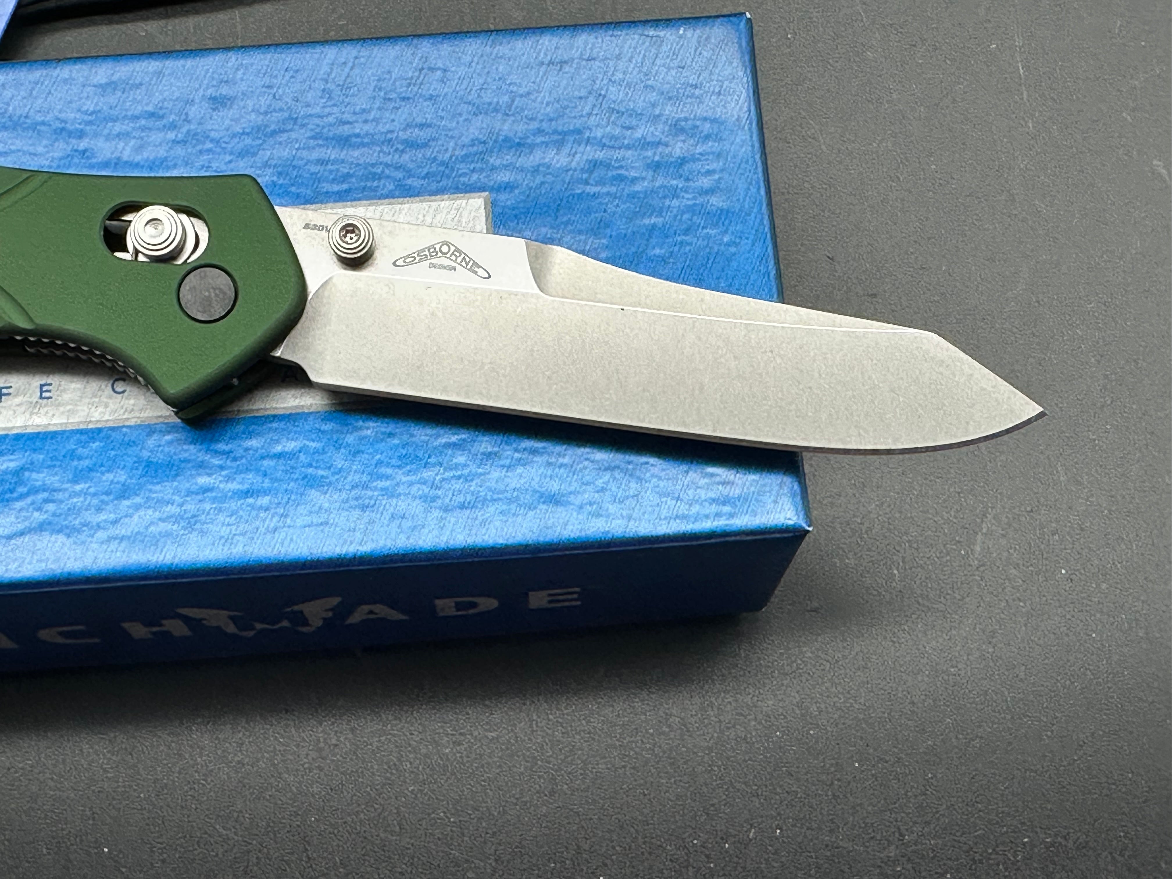 Benchmade 940 Osborne, 3.4" S30V Reverse Tanto Blade with Green Aluminum Handle