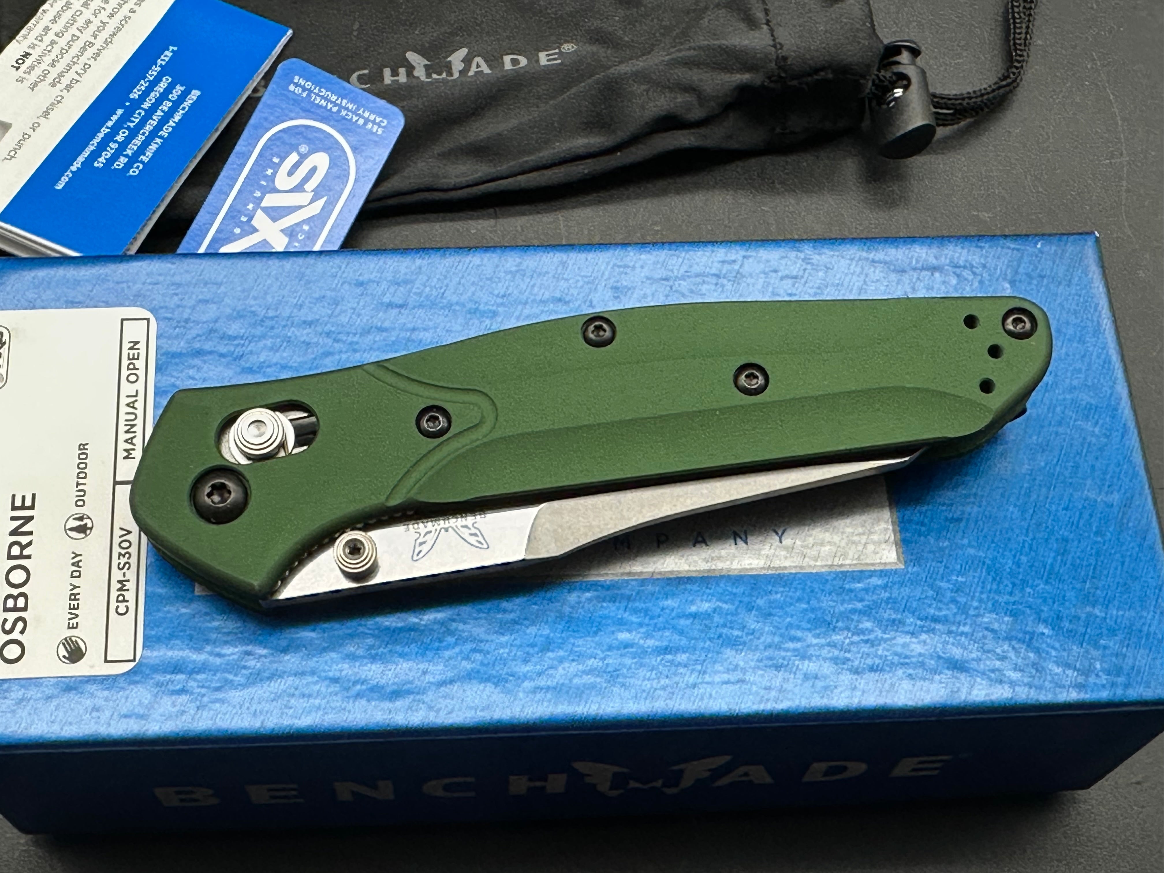 Benchmade 940 Osborne, 3.4" S30V Reverse Tanto Blade with Green Aluminum Handle