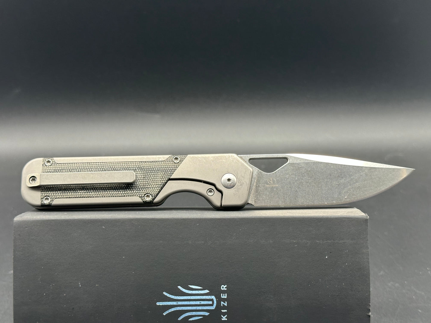 Kizer Militaw carried and used snails on scales