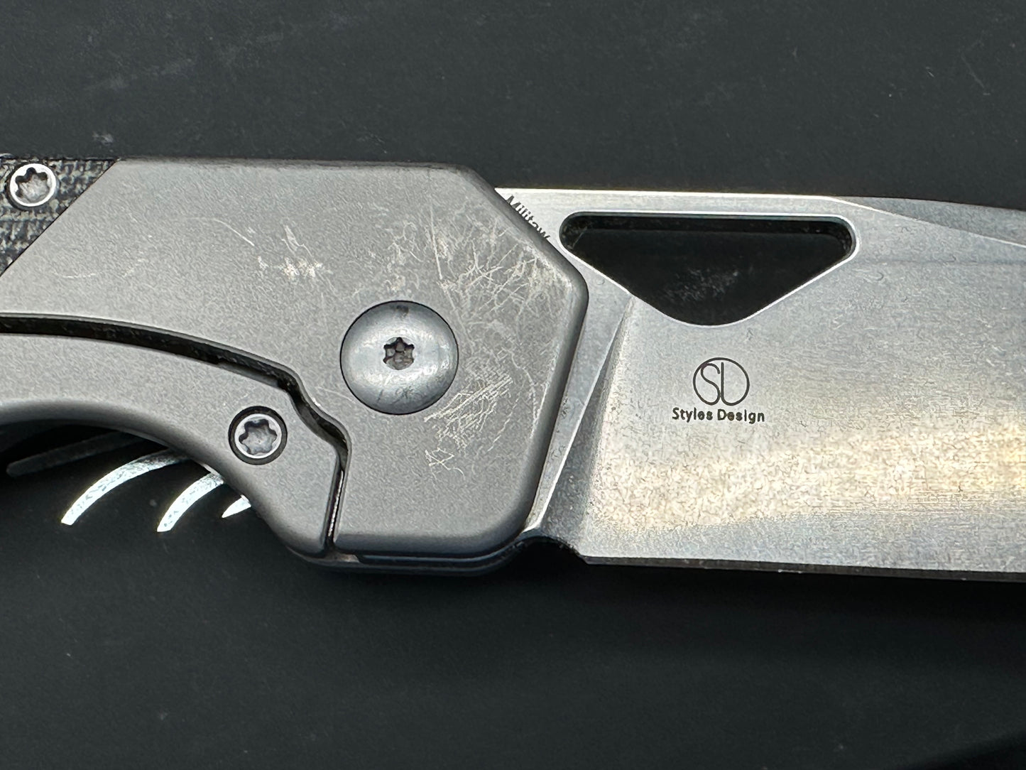 Kizer Militaw carried and used snails on scales