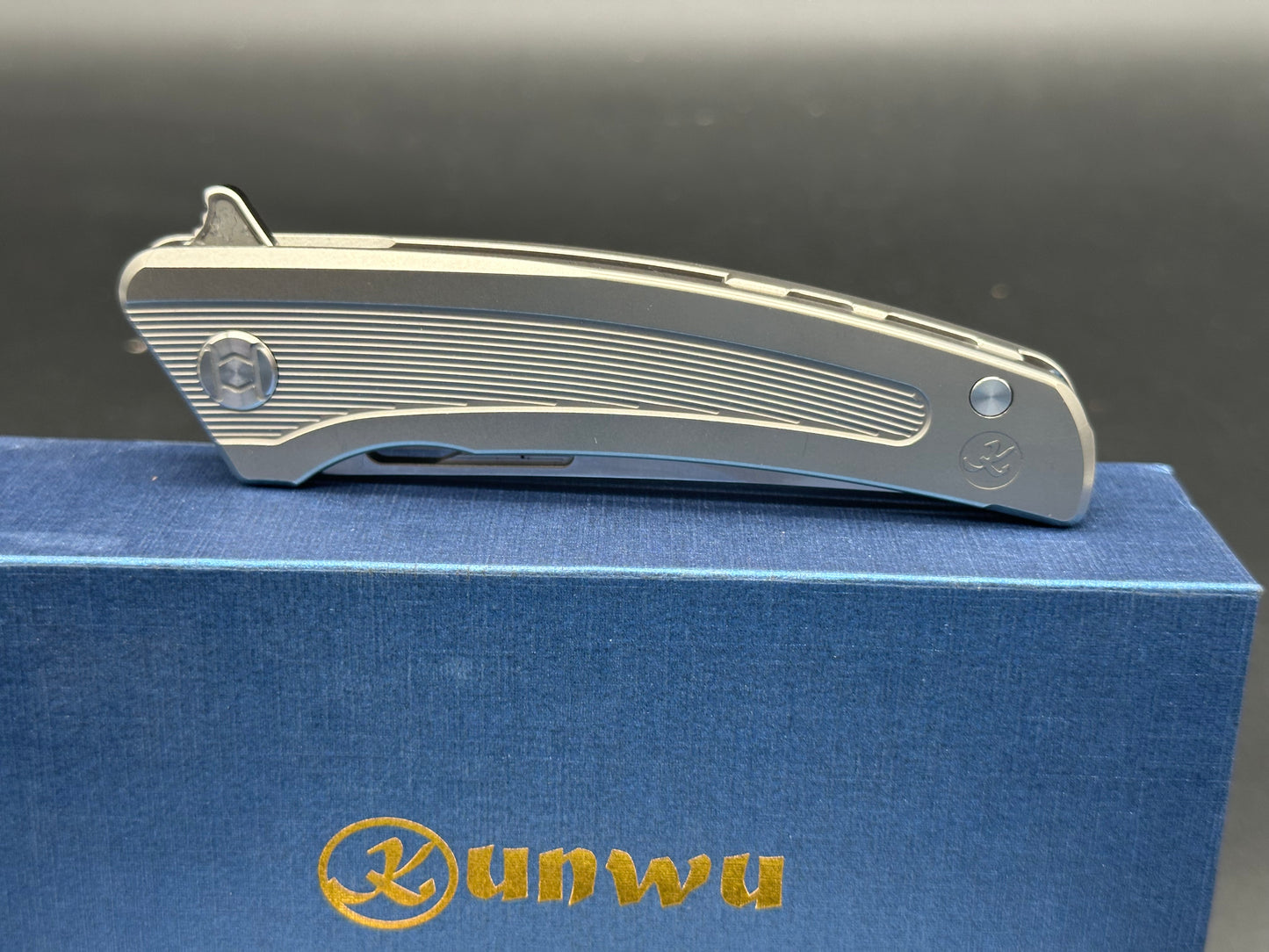 Kunwu Ronin II titanium handle w/Elmax blade