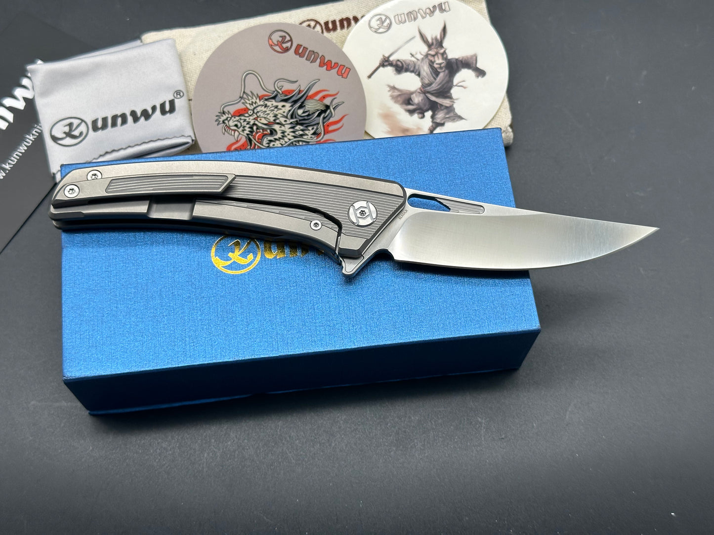 Kunwu Ronin II titanium handle w/Elmax blade