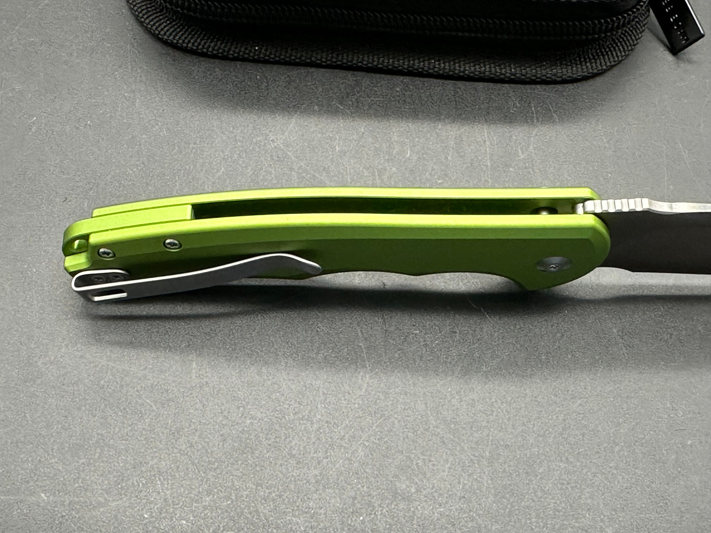 CIVIVI BUTTON LOCK PRAXIS LIME GREEN ALUMINUM HANDLE NITRO-V DROP POINT