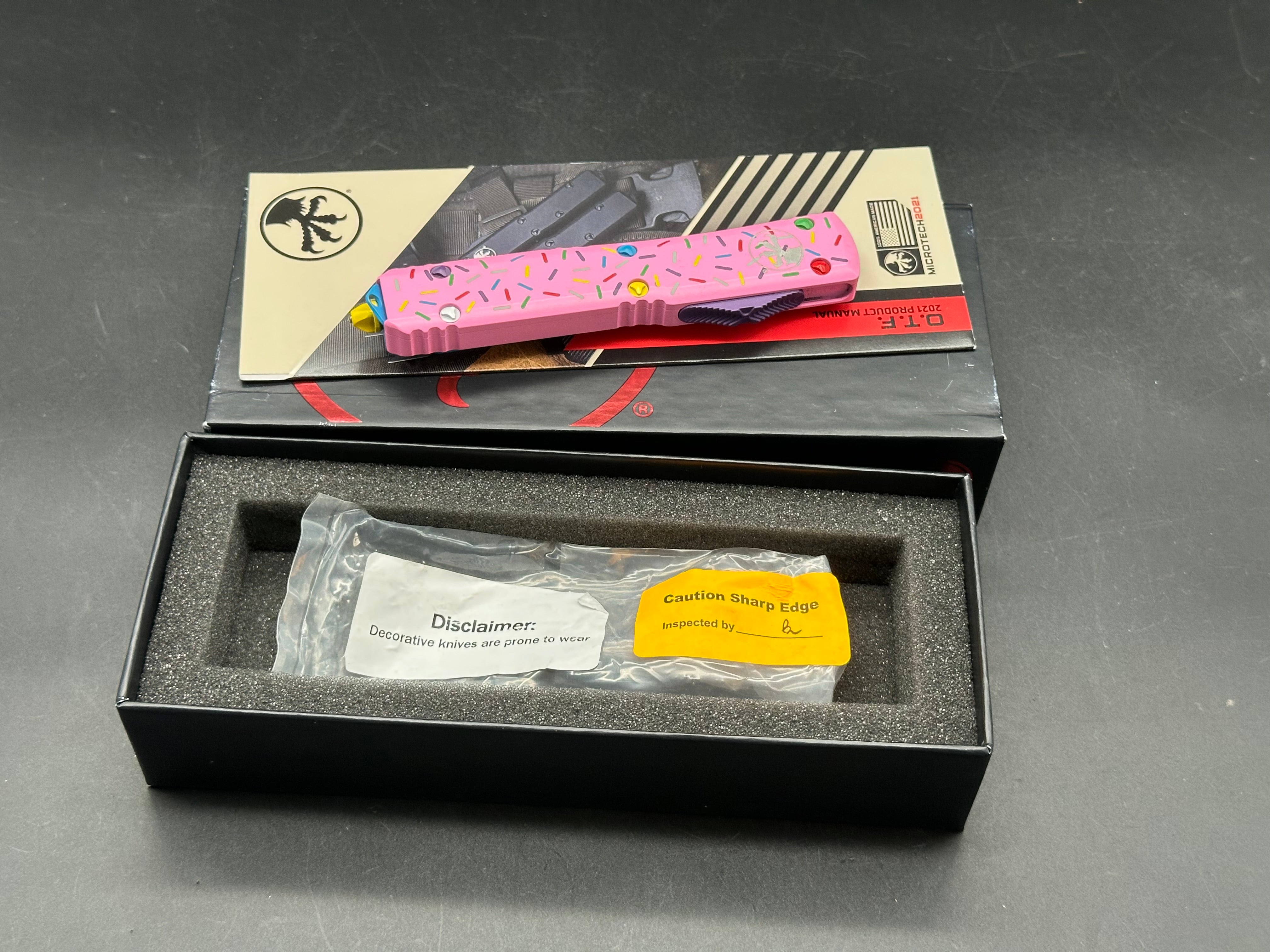 Microtech Exclusive Dessert Warrior Donut Pink 3.4"