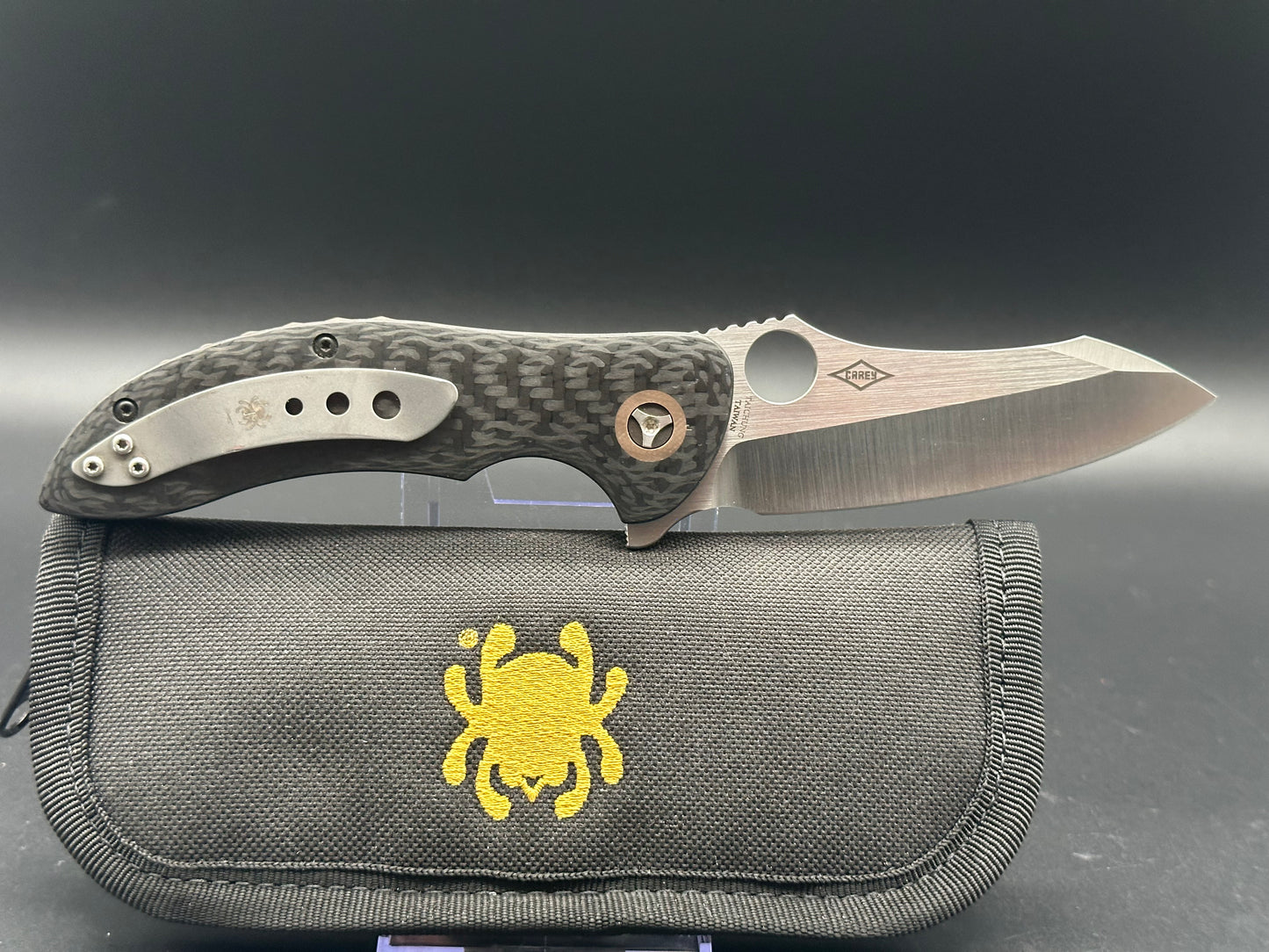 Spyderco Magnitude - Rare Peter Carey flipper C212CFP, CPM S30V Carbon Fiber