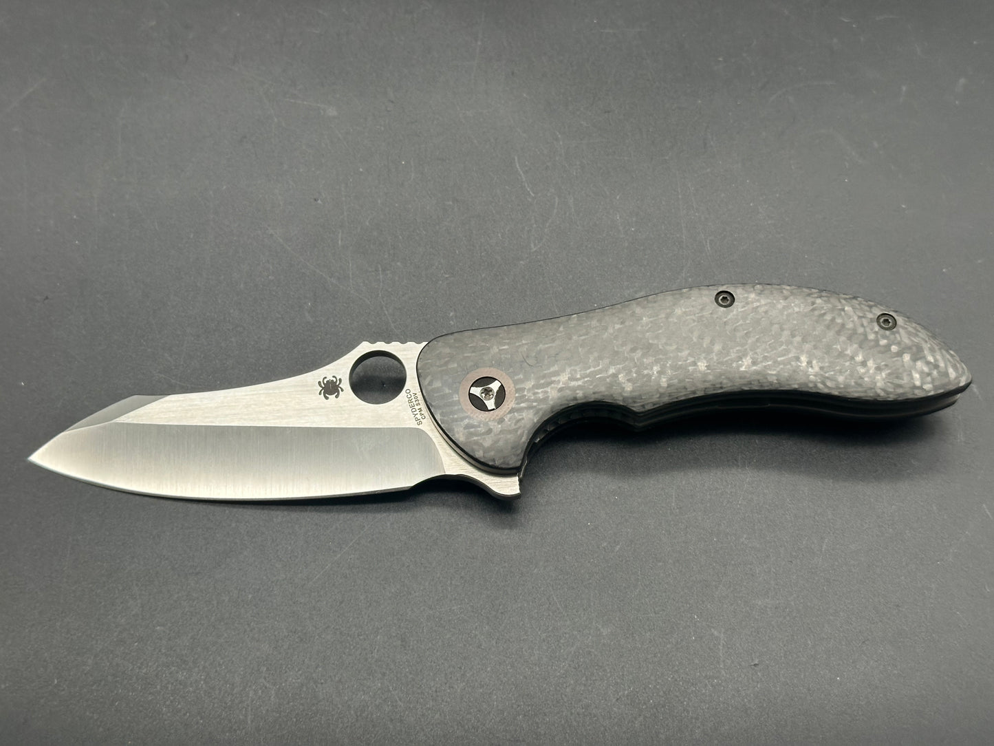 Spyderco Magnitude - Rare Peter Carey flipper C212CFP, CPM S30V Carbon Fiber