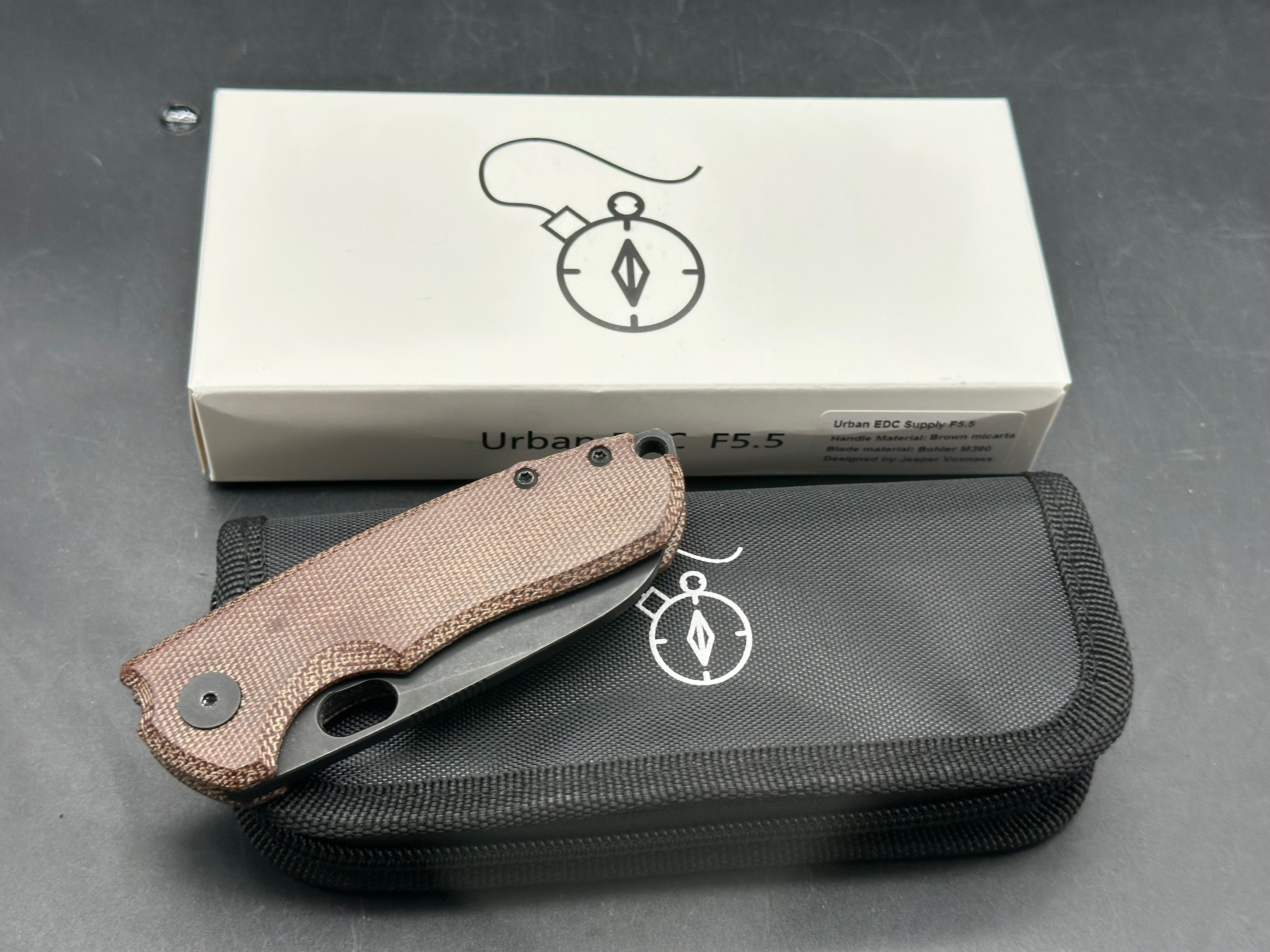 Urban edc f5.5 M390 Scale swap