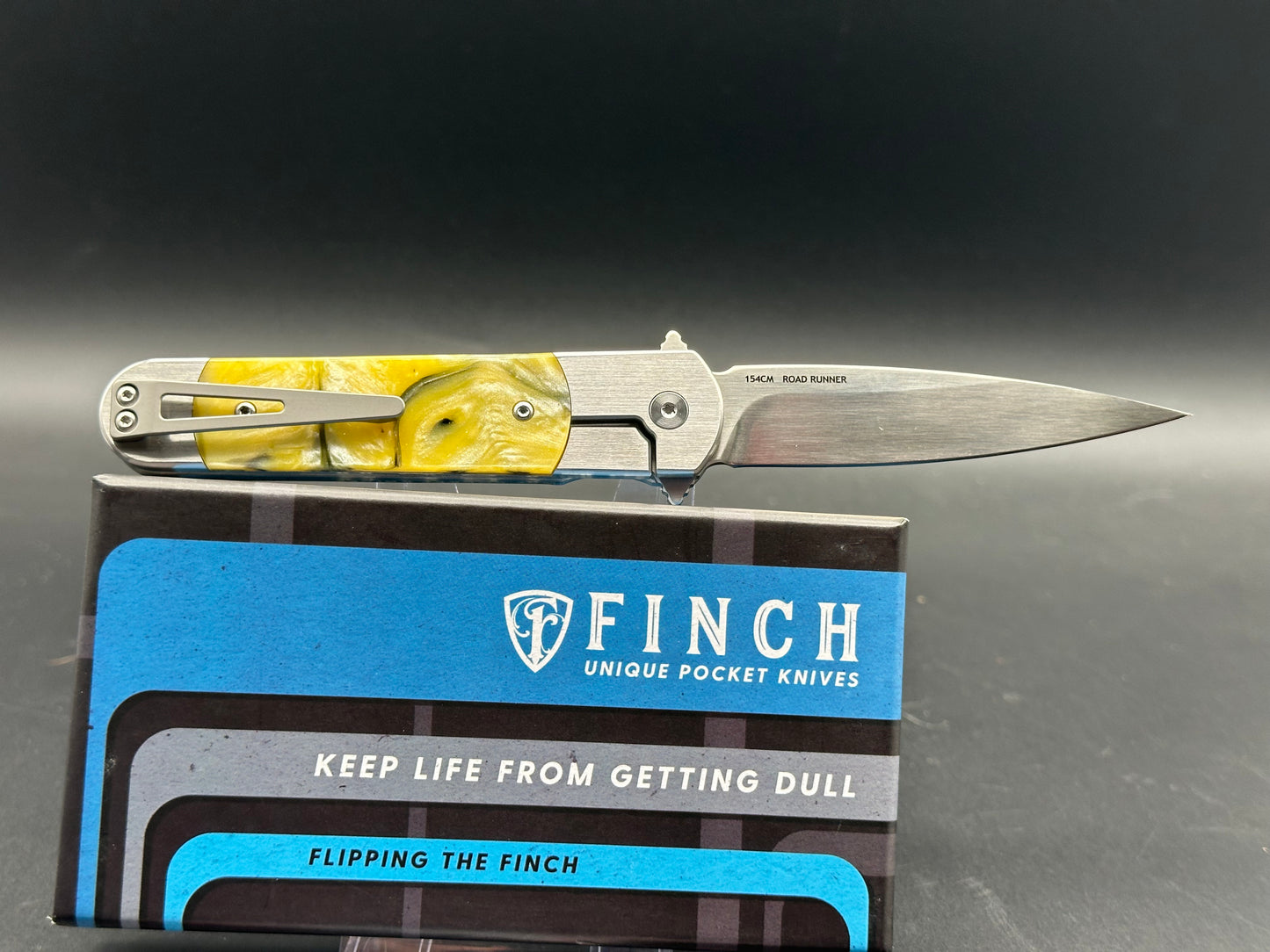 Finch Roadrunner Hornet, Integrated Stainless Liner Bolster, Yellow Resin, Satin 154CM blade