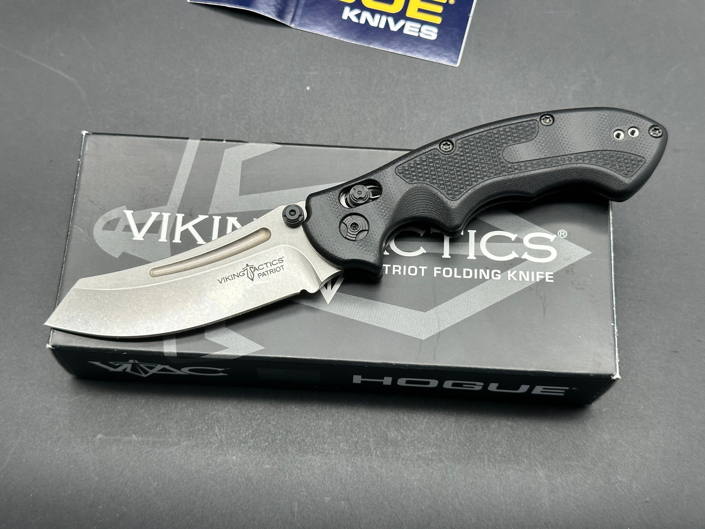 Viking Tactics VTAC-K6PF-85 Patriot, made by Hogue. 20CV, stonewashed black G10 handle