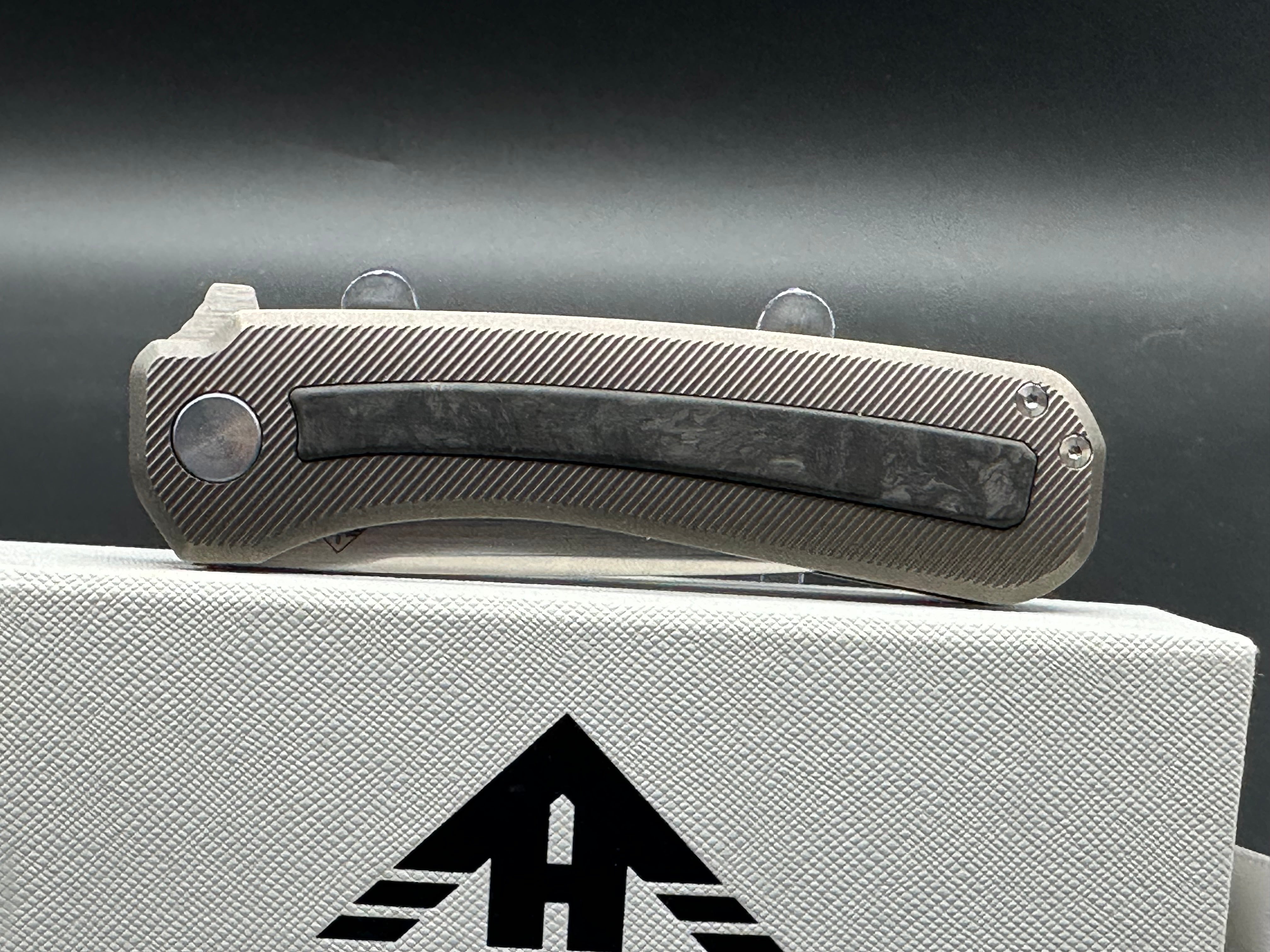 MIGURON AM8 AMEIGHT KNIVES MORAD TITANIUM/CARBON FIBER HANDLE S90V