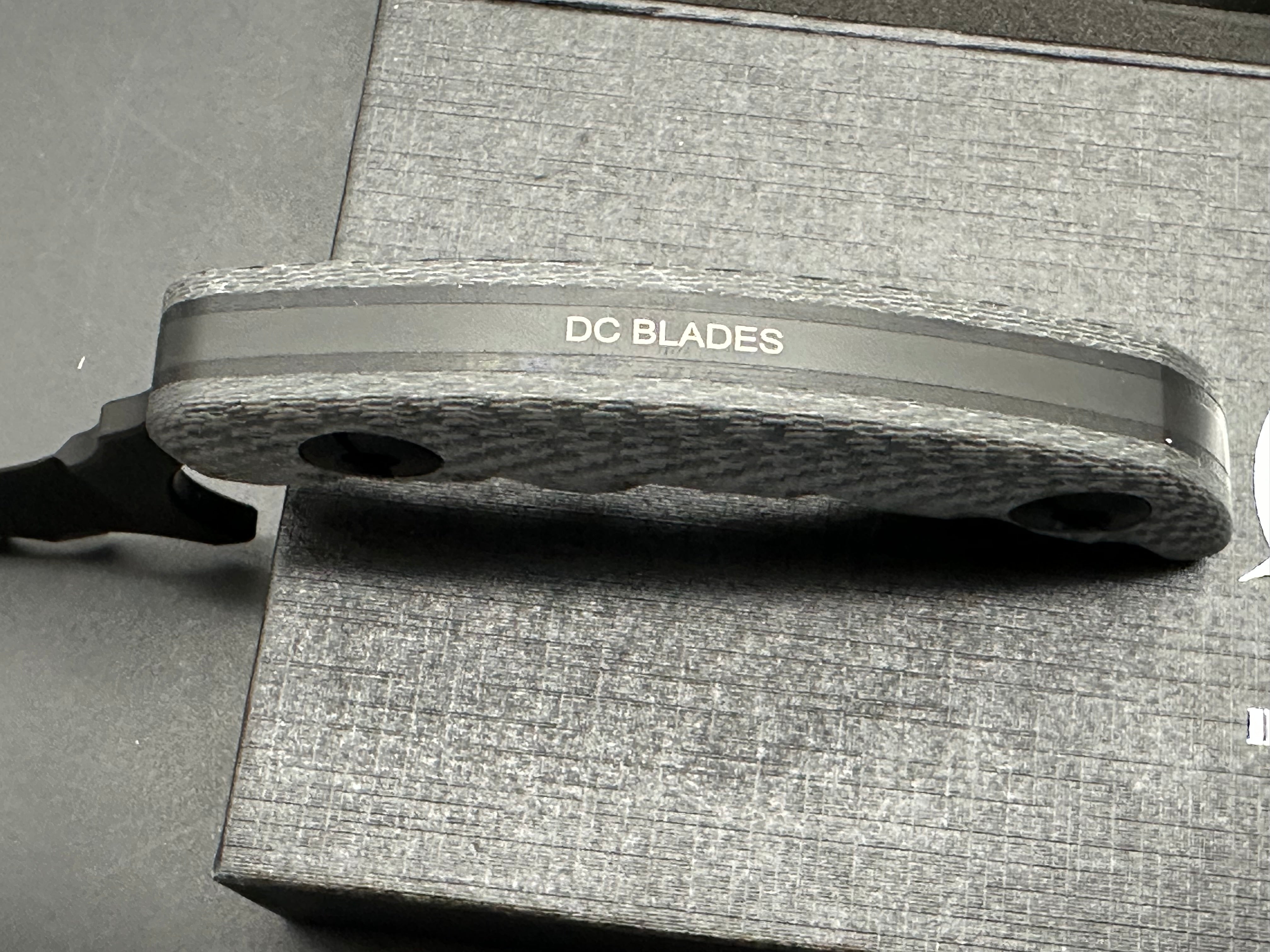 DC Blades Mantis Fixed blade 3.25" Black PVD Blade with Serrations 14C28N  Silver Twill Carbon Fiber Handle