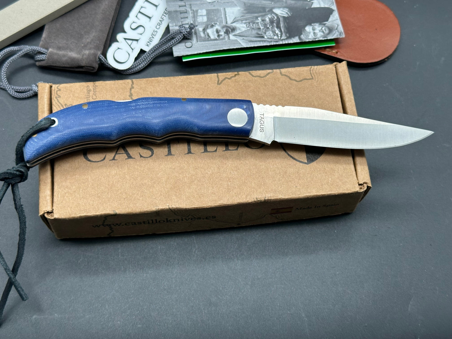 Castillo Tagus - River Blue Micarta (3.6" 14C28N Satin)