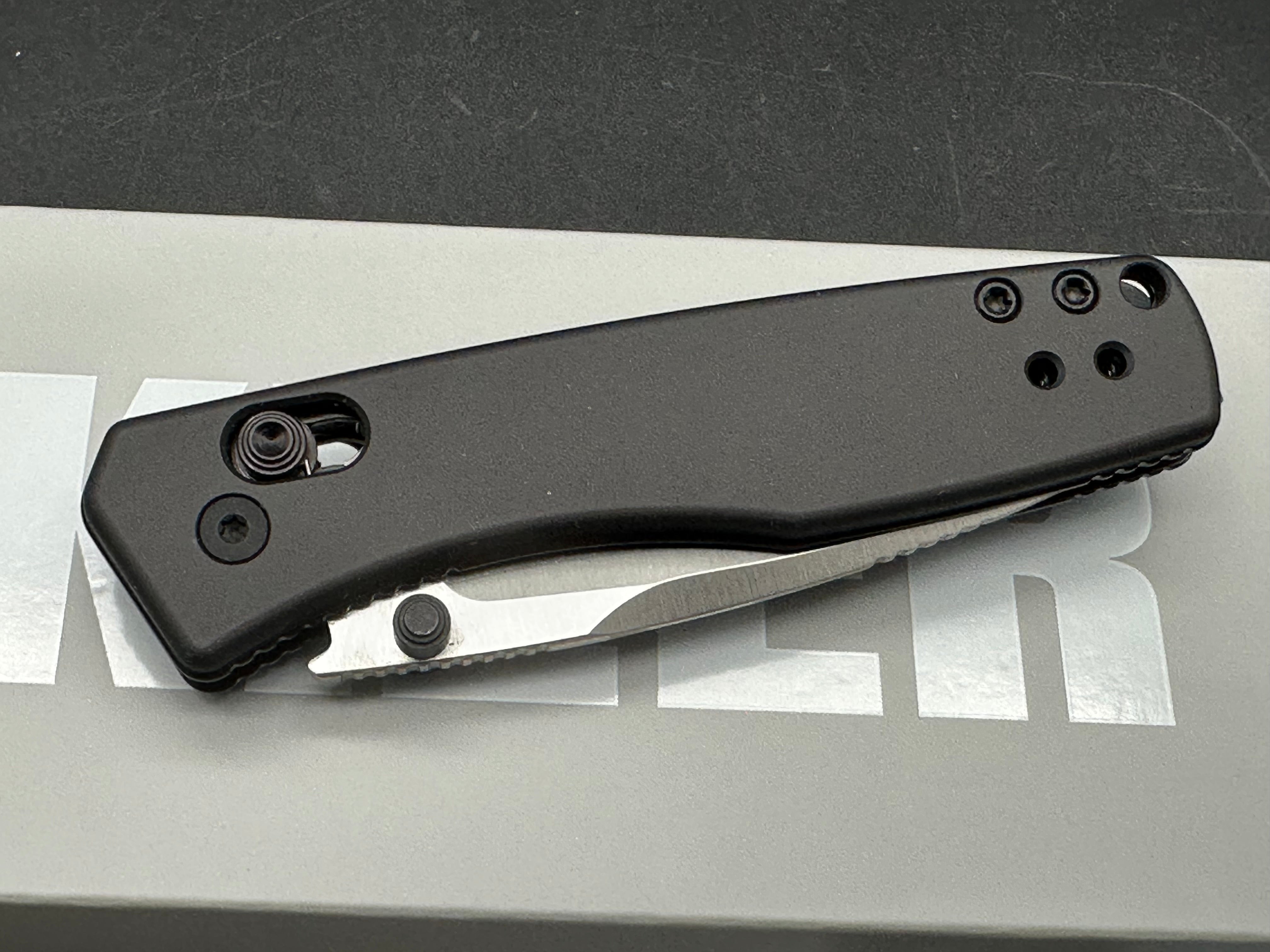 KIZER AEGIS FOLDING KNIFE GRAY ALUMINUM HANDLE AEB-L DROP POINT PLAIN EDGE SATIN FINISH
