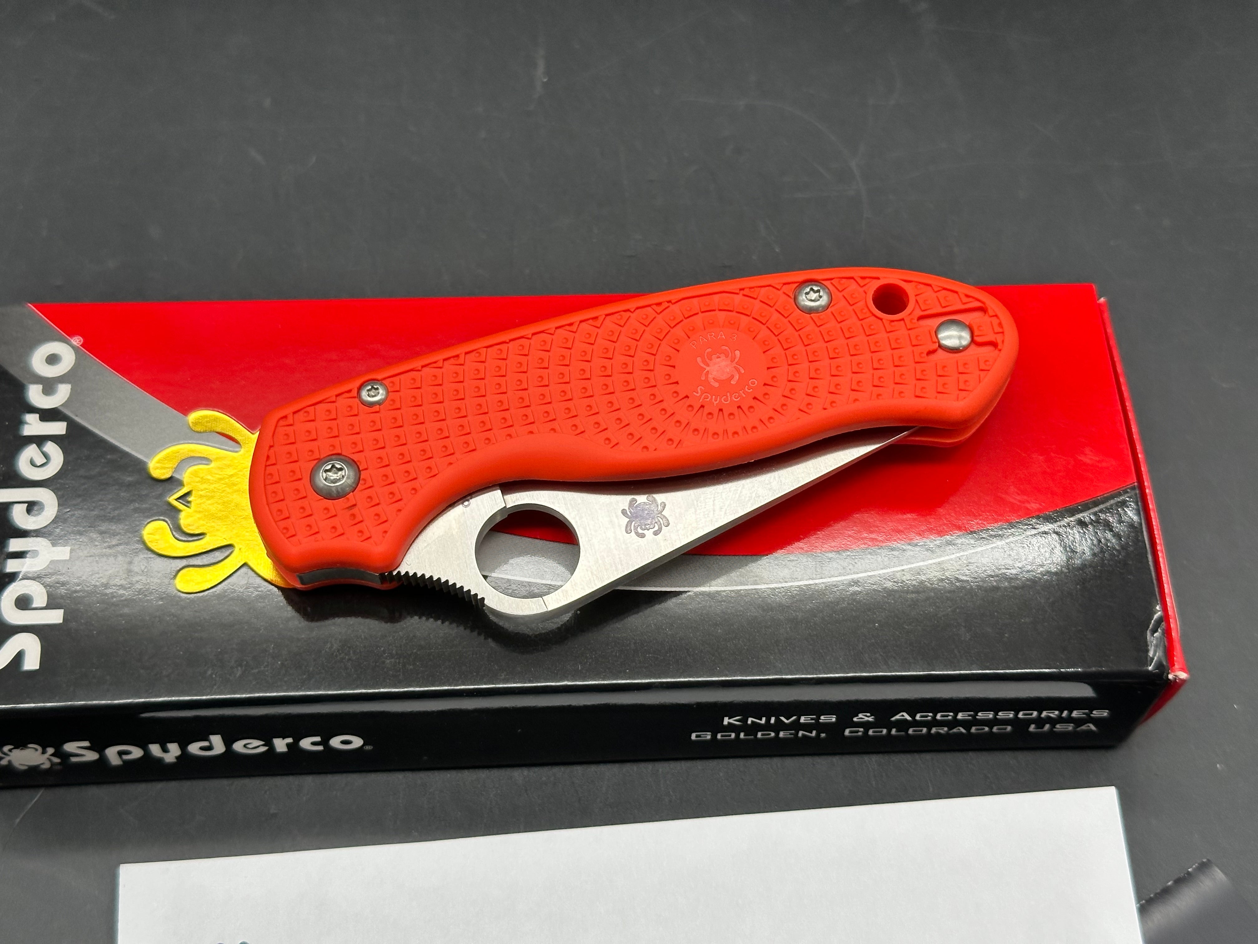 Spyderco Para 3 Lightweight (Cutlery Shoppe Exclusive), 2.93" CTS XHP Satin Blade with Orange FRN scales