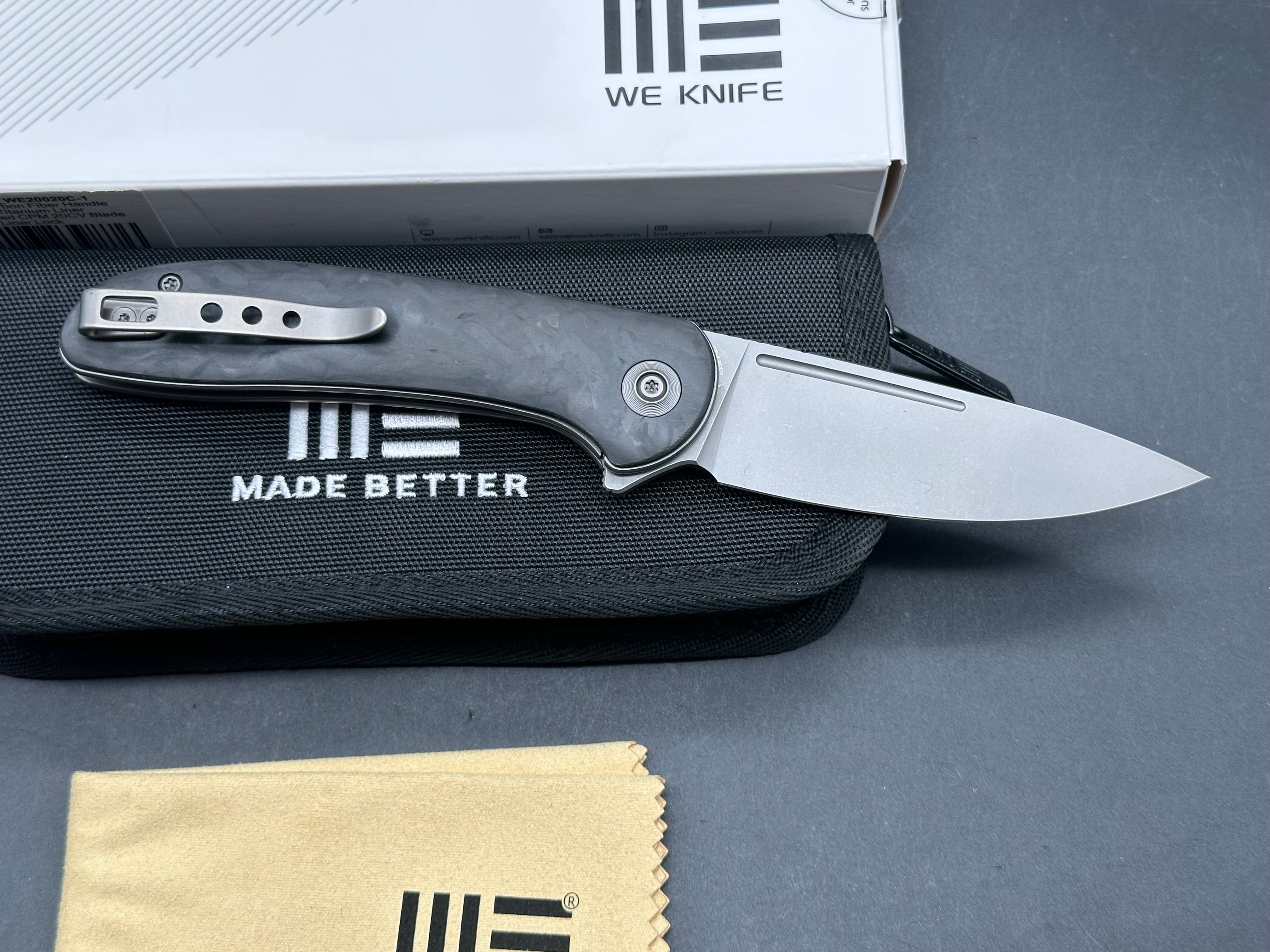 We Saakshi: 3.3 inch CPM-20CV blade, Stonewashed blade. Marble carbon fiber scales Liner lock