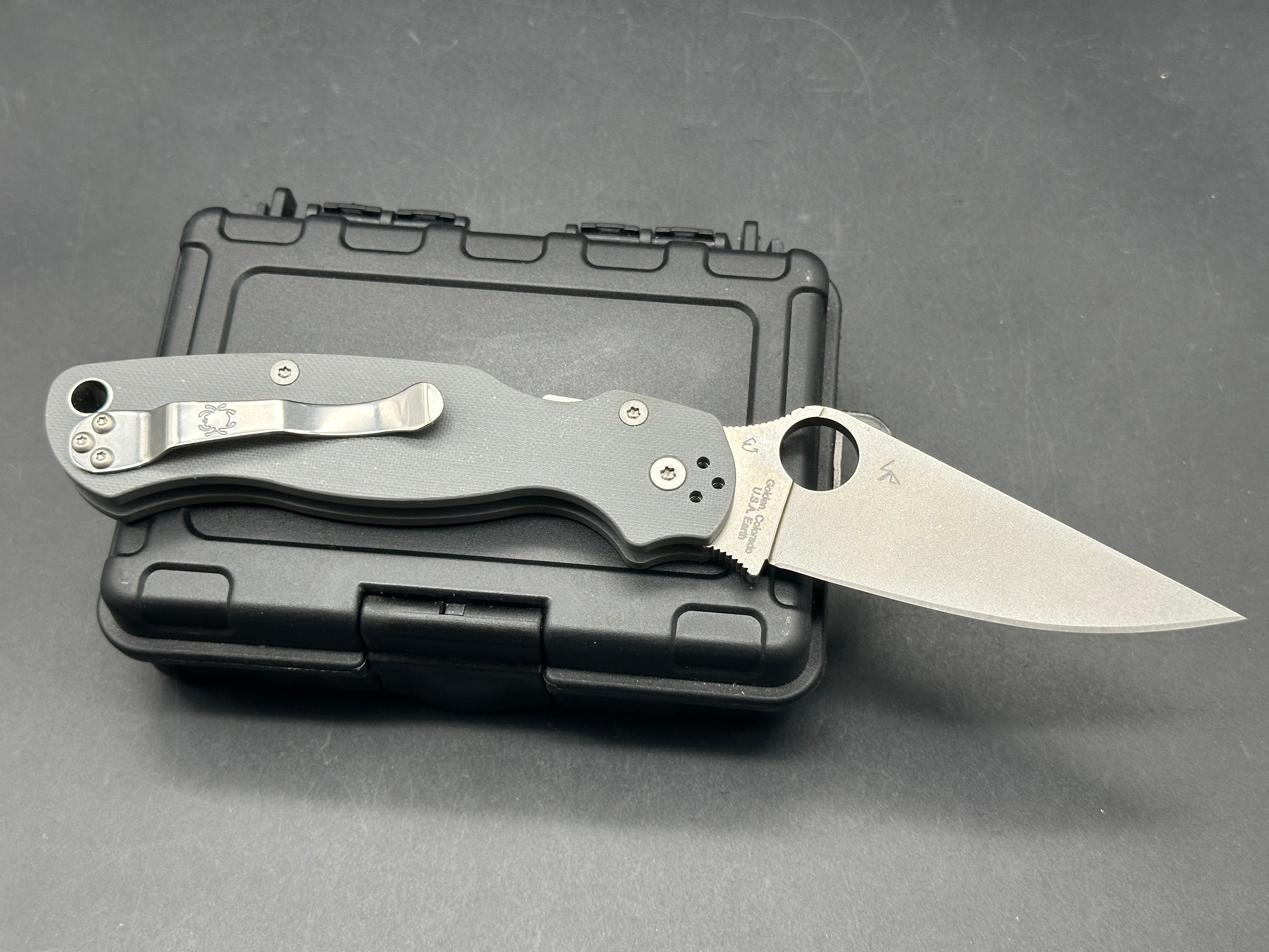 Spyderco Paramilitary 2 Knife Dark Gray G-10 (3.4" Stonewash Maxamet)