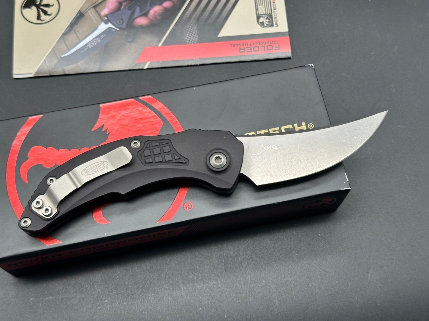 Microtech Brachial Auto Black Aluminum w/M390 blade