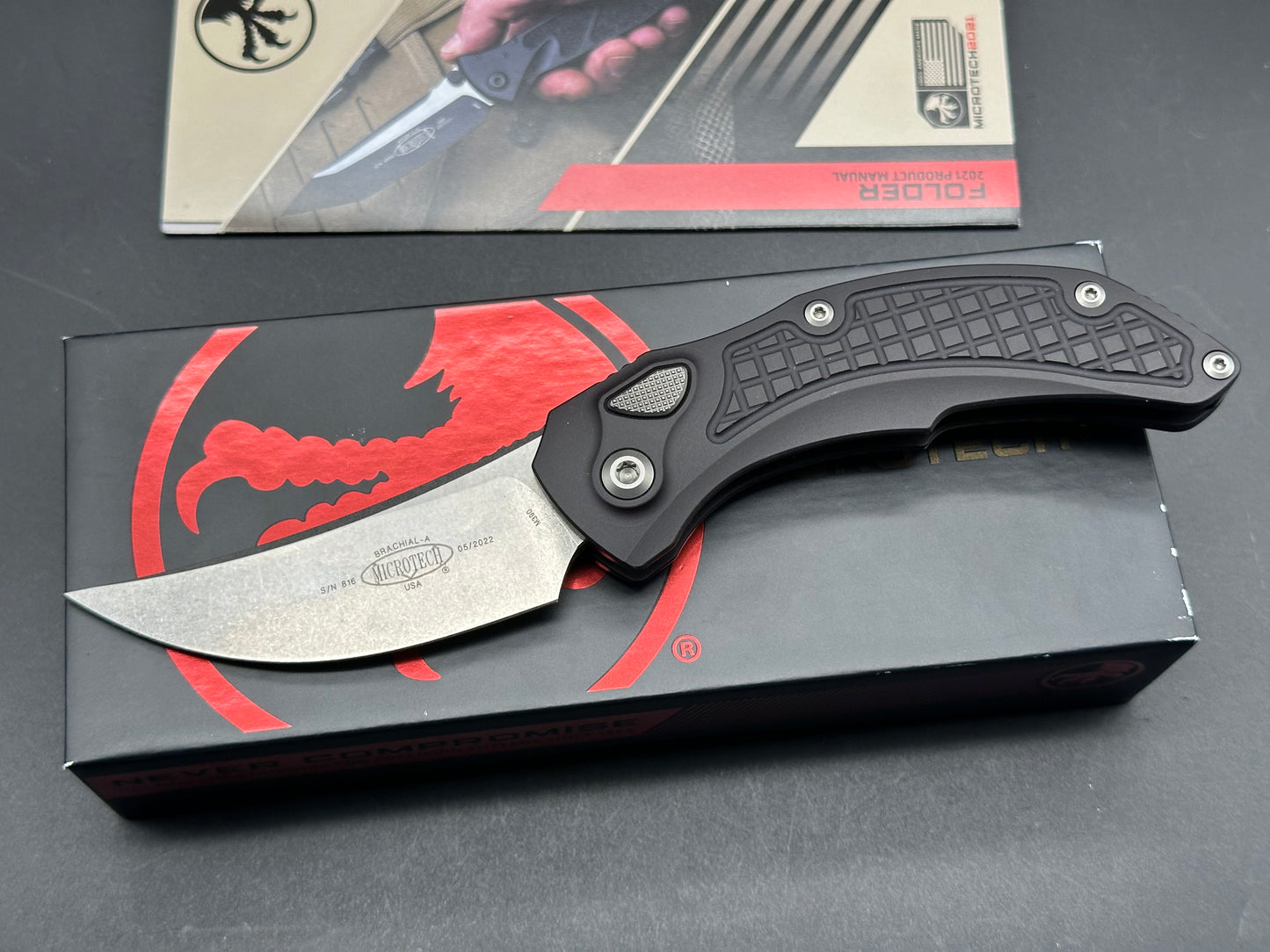 Microtech Brachial Auto Black Aluminum w/M390 blade