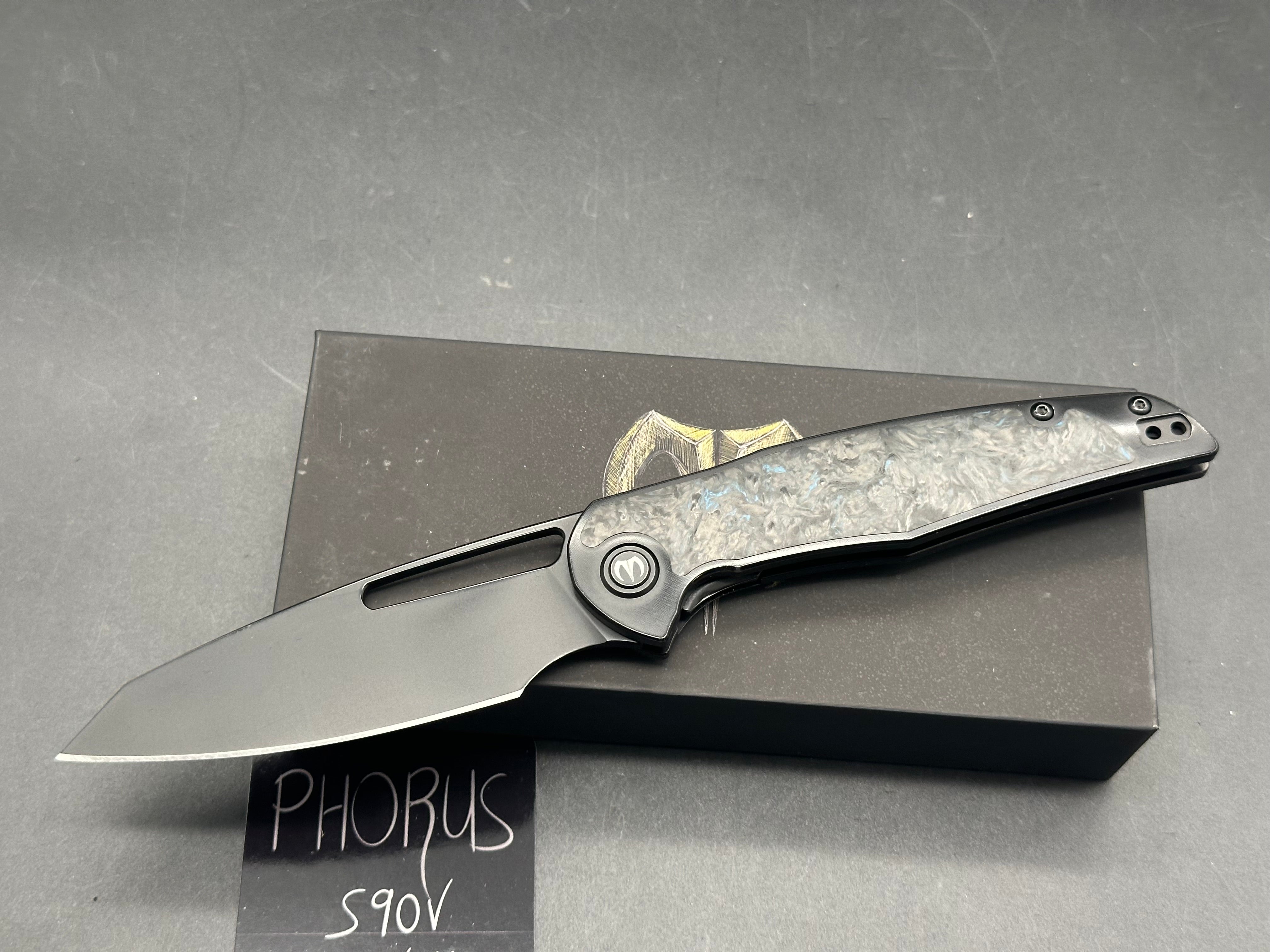 Mallery Designs Phorus  V2 with blue fat carbon inlays and DLC titanium scales with DLC S90v blade