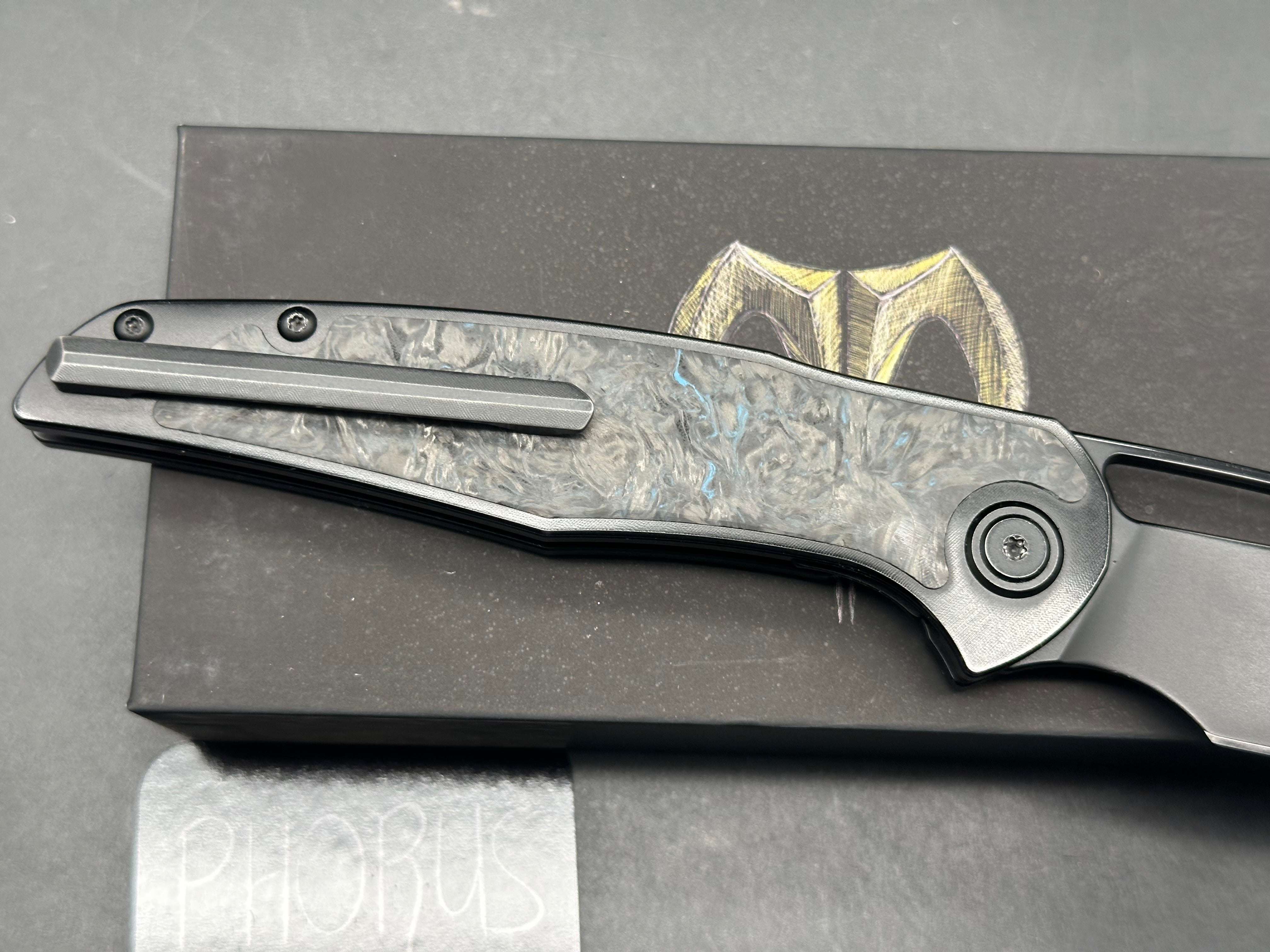 Mallery Designs Phorus  V2 with blue fat carbon inlays and DLC titanium scales with DLC S90v blade
