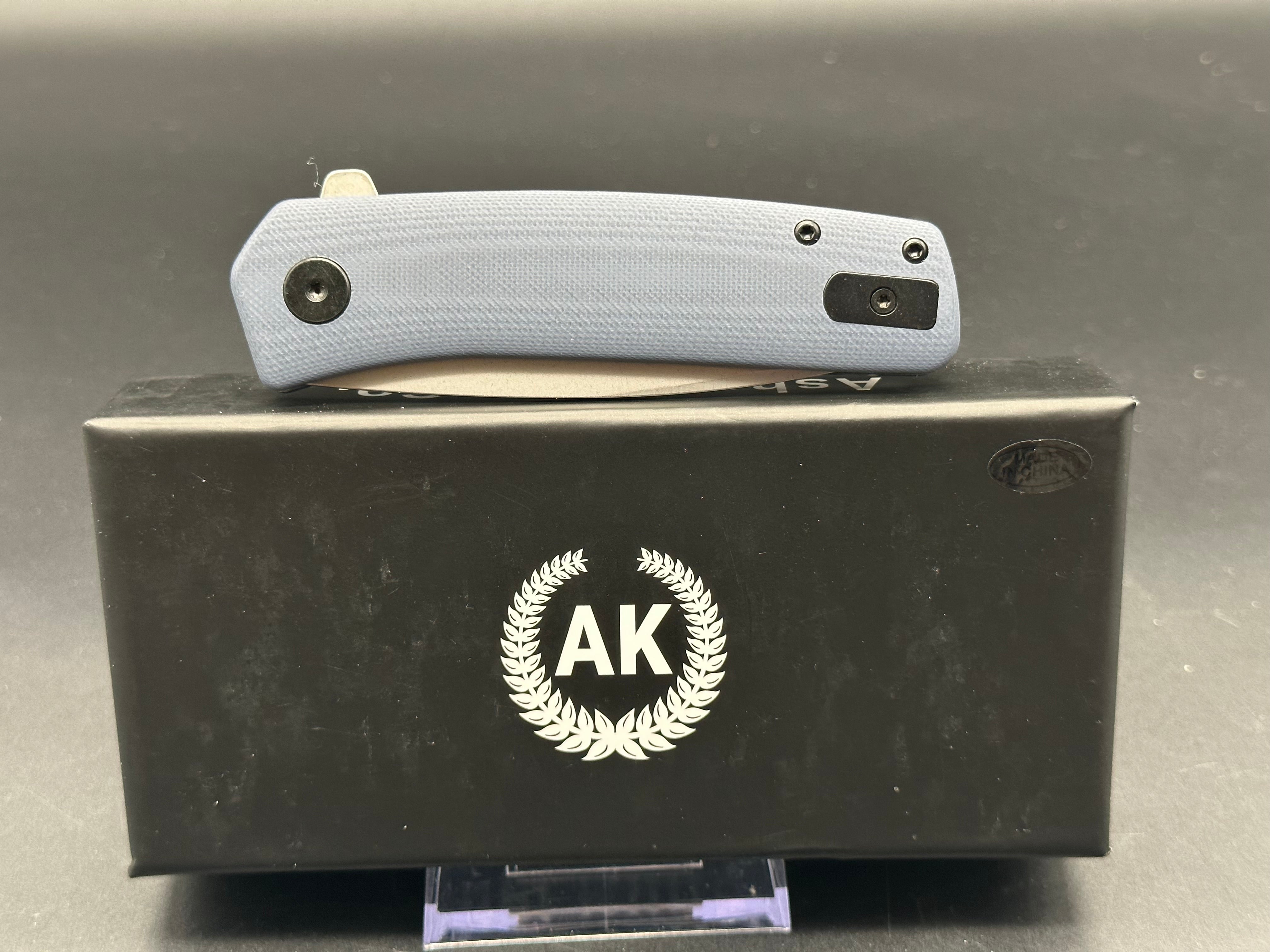 Asher Knives Spiro (Factory second) sea of snakes etch on the blade and clip grey scales