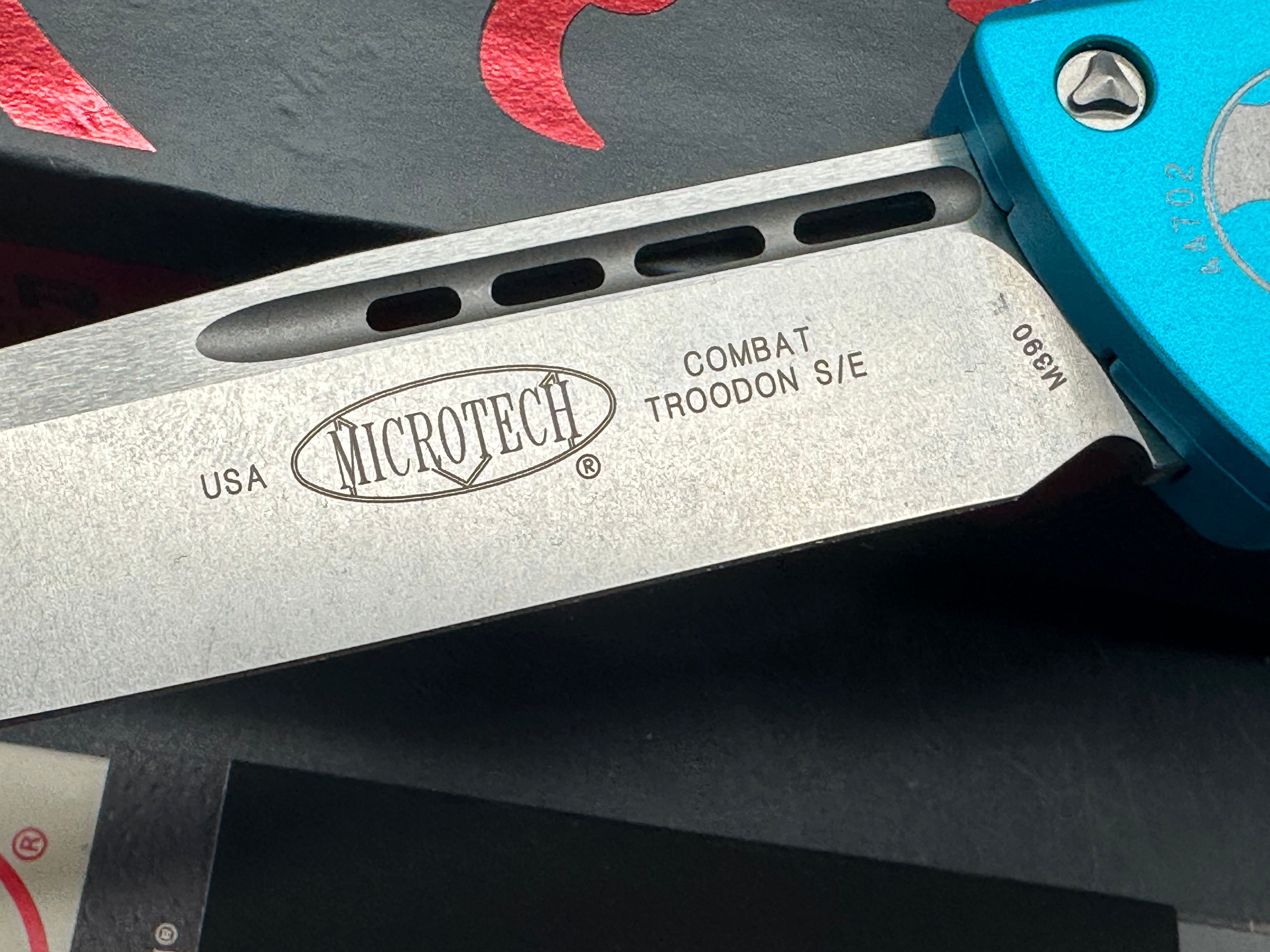 Microtech Combat Troodon Turquoise aluminum/M390 S/E