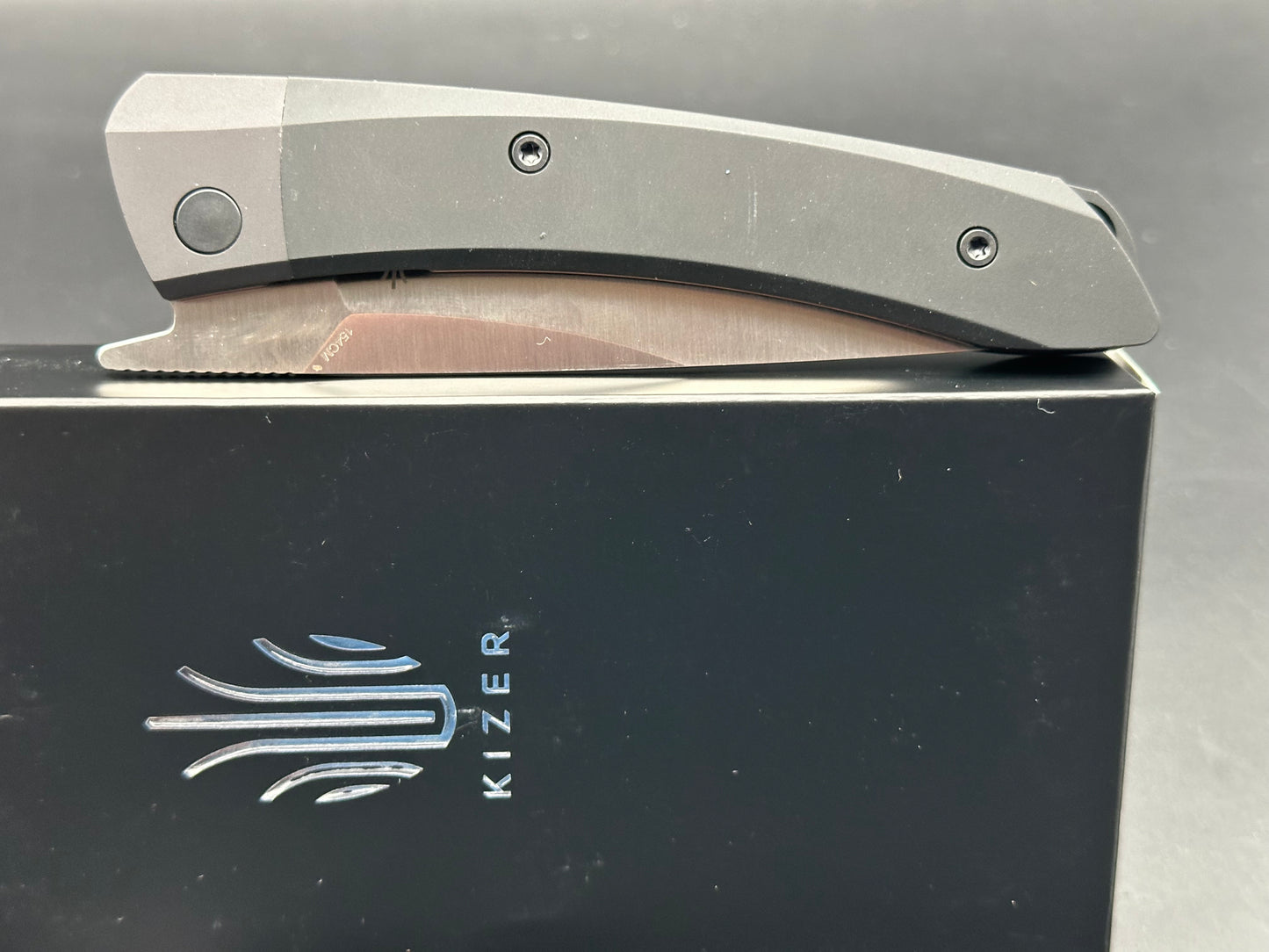 KIZER MOMO POCKET KNIFE 154CM BLADE LINER LOCK ALUMINIUM HANDLE