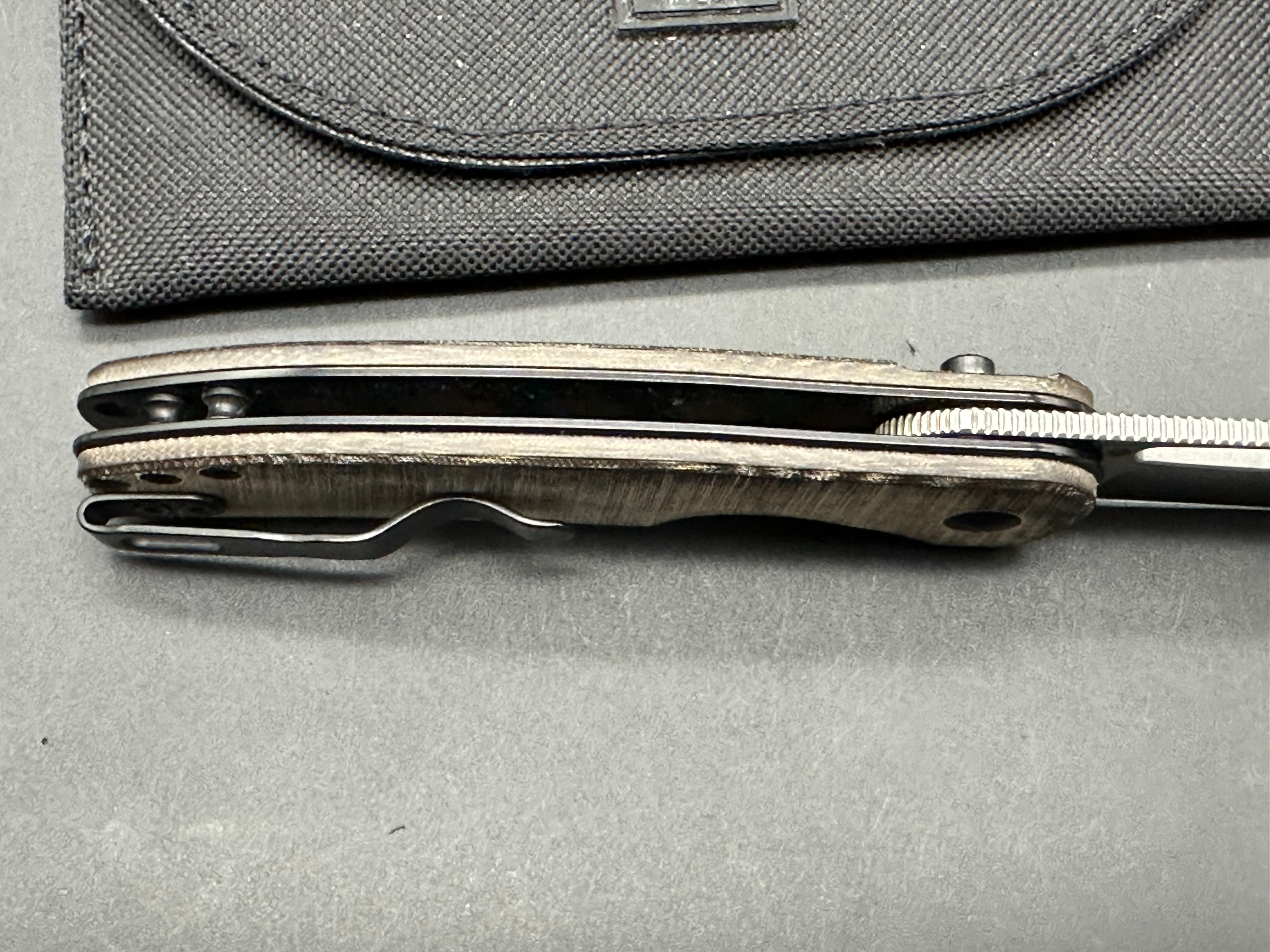 Kizer Hic-Cup - 154CM Steel. Tan Micarta