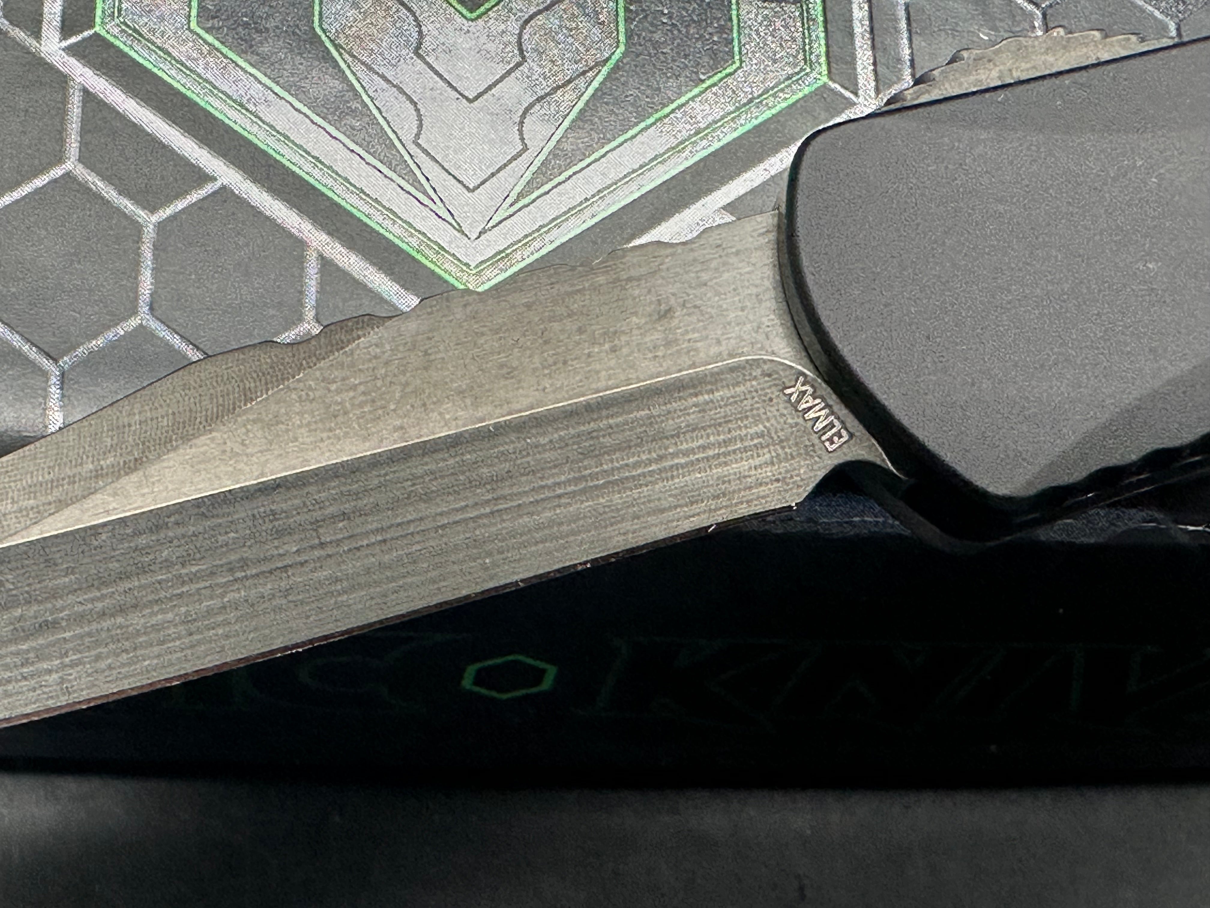 Heretic Manticore S Bowie DLC Black Ano w/Purple camo carbon
