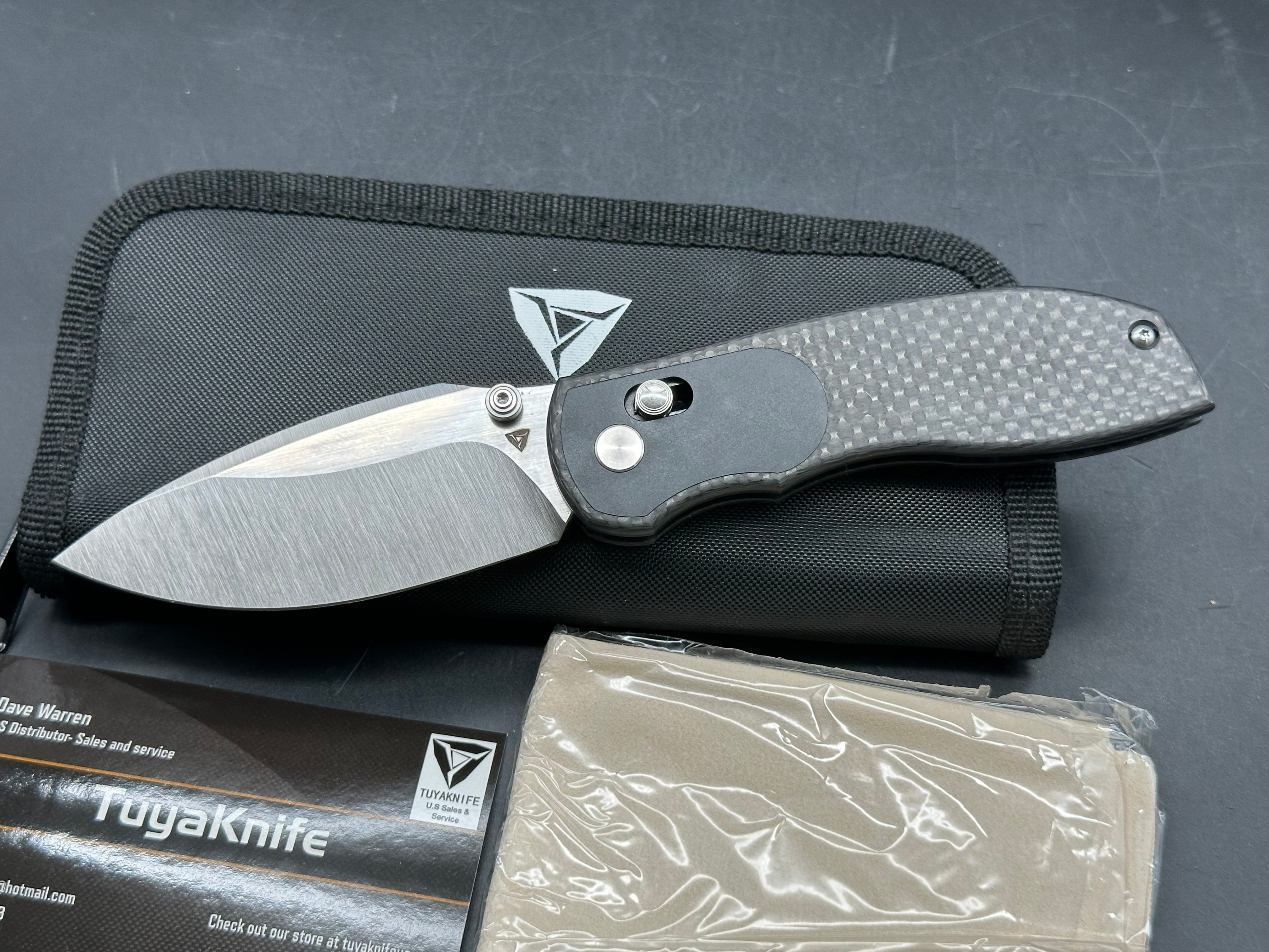 Tuyaknife Big Belly Integral 3.5 inch Bohler M390 satin finish blade. Integral carbon fiber handle