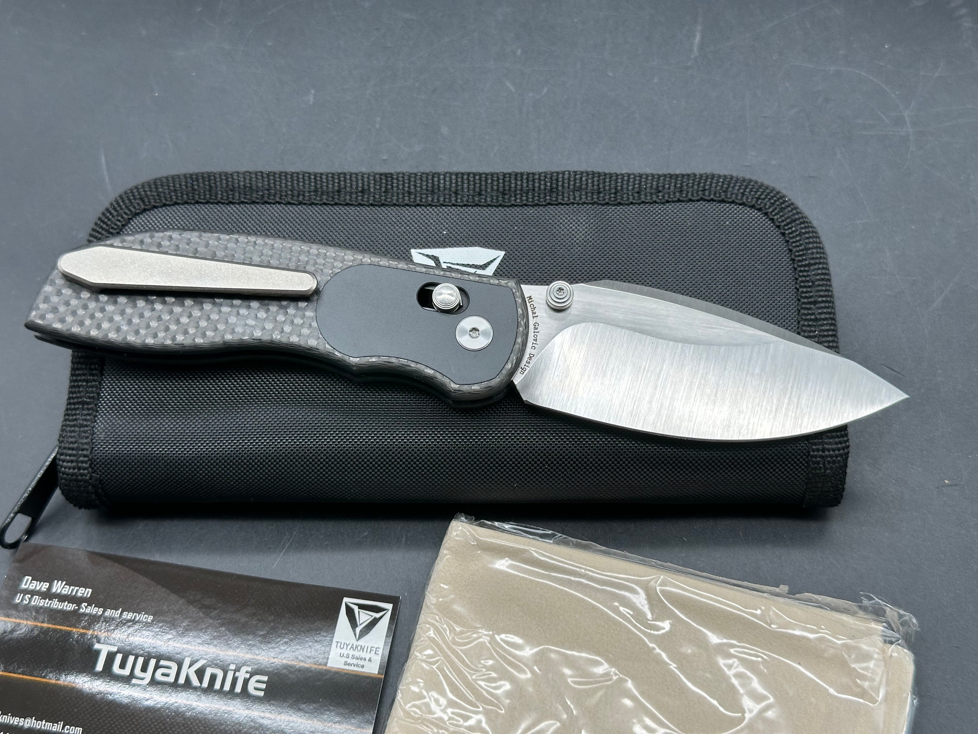 Tuyaknife Big Belly Integral 3.5 inch Bohler M390 satin finish blade. Integral carbon fiber handle