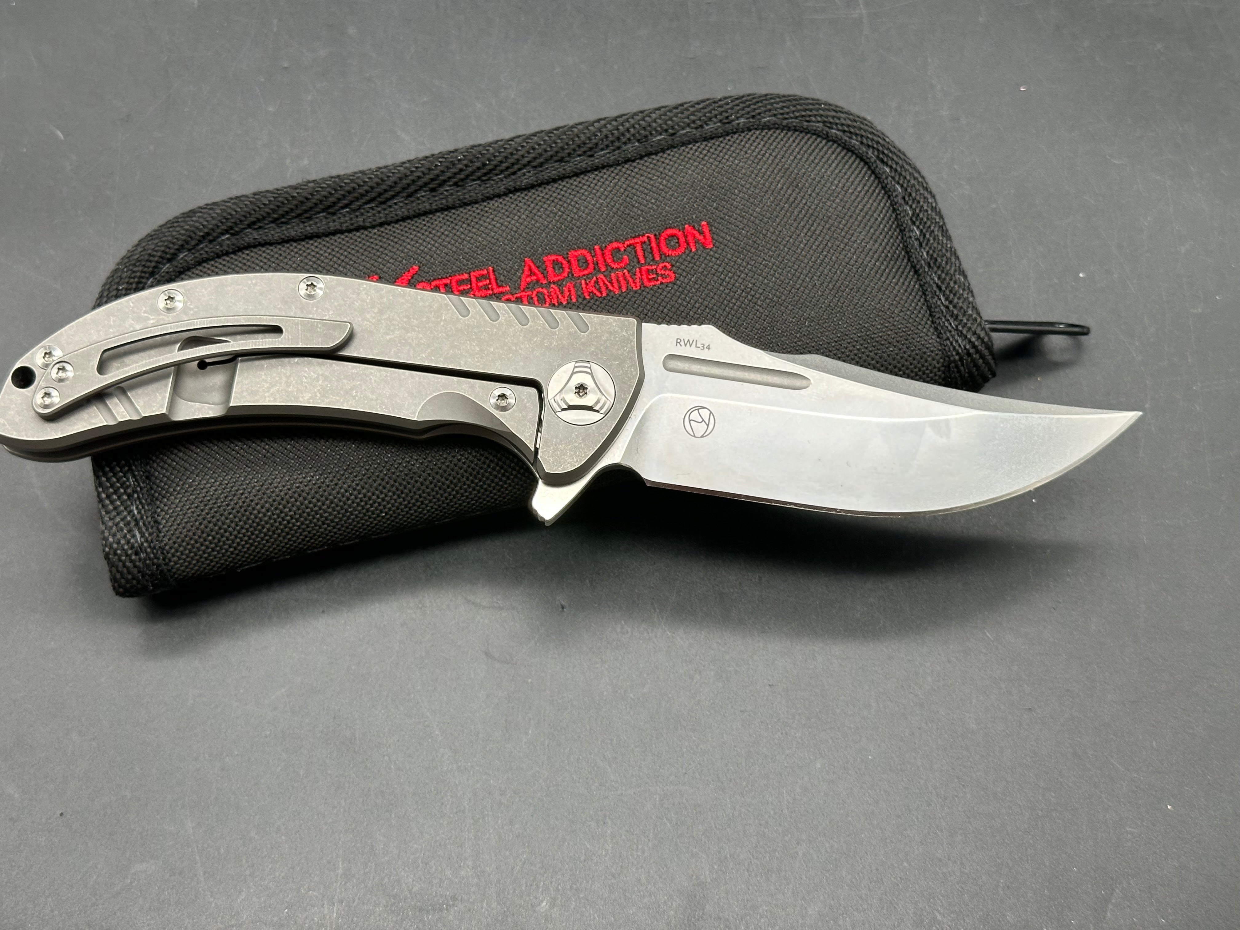 Reate Valhalla: Faisal Yamin design. 3.875 inch, clip point, stonewashed, flat grind freeze edged RWL-34 blade