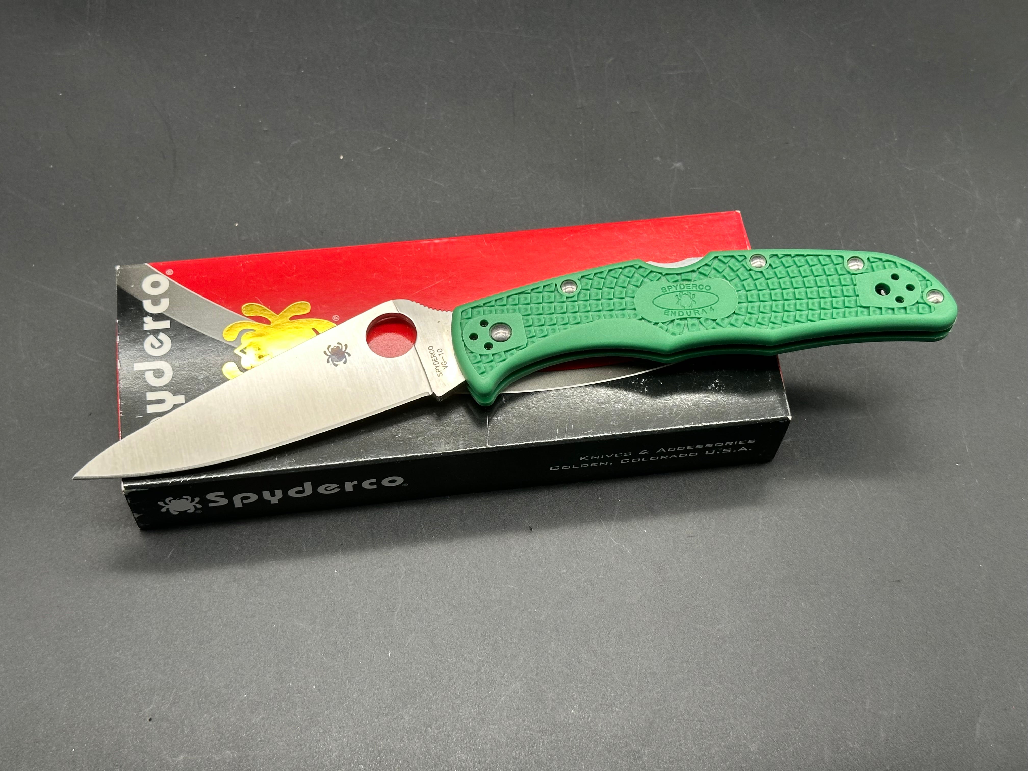 Spyderco Endura 4 Knife Flat Ground Green FRN (3.75" Satin)