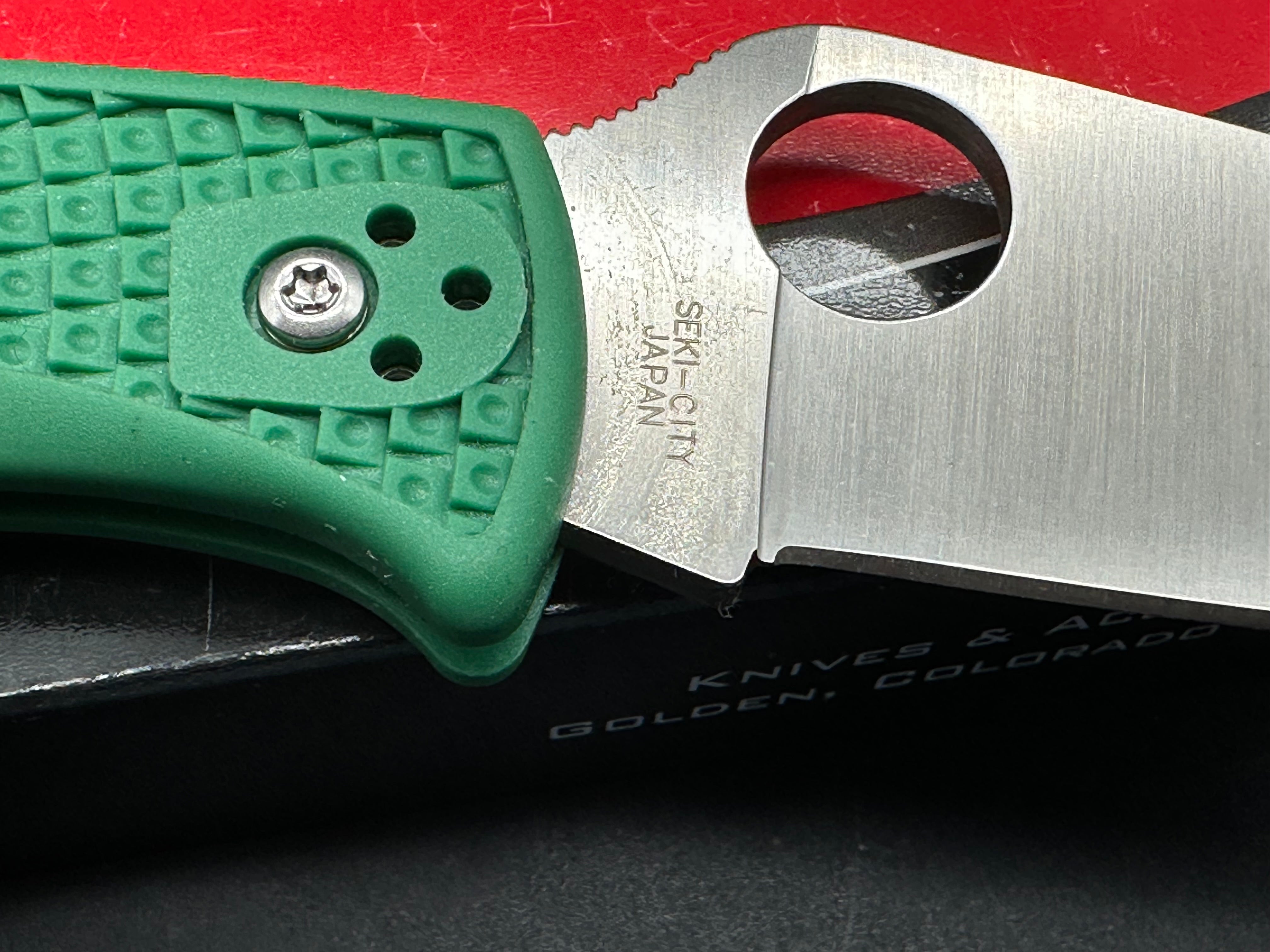 Spyderco Endura 4 Knife Flat Ground Green FRN (3.75" Satin)