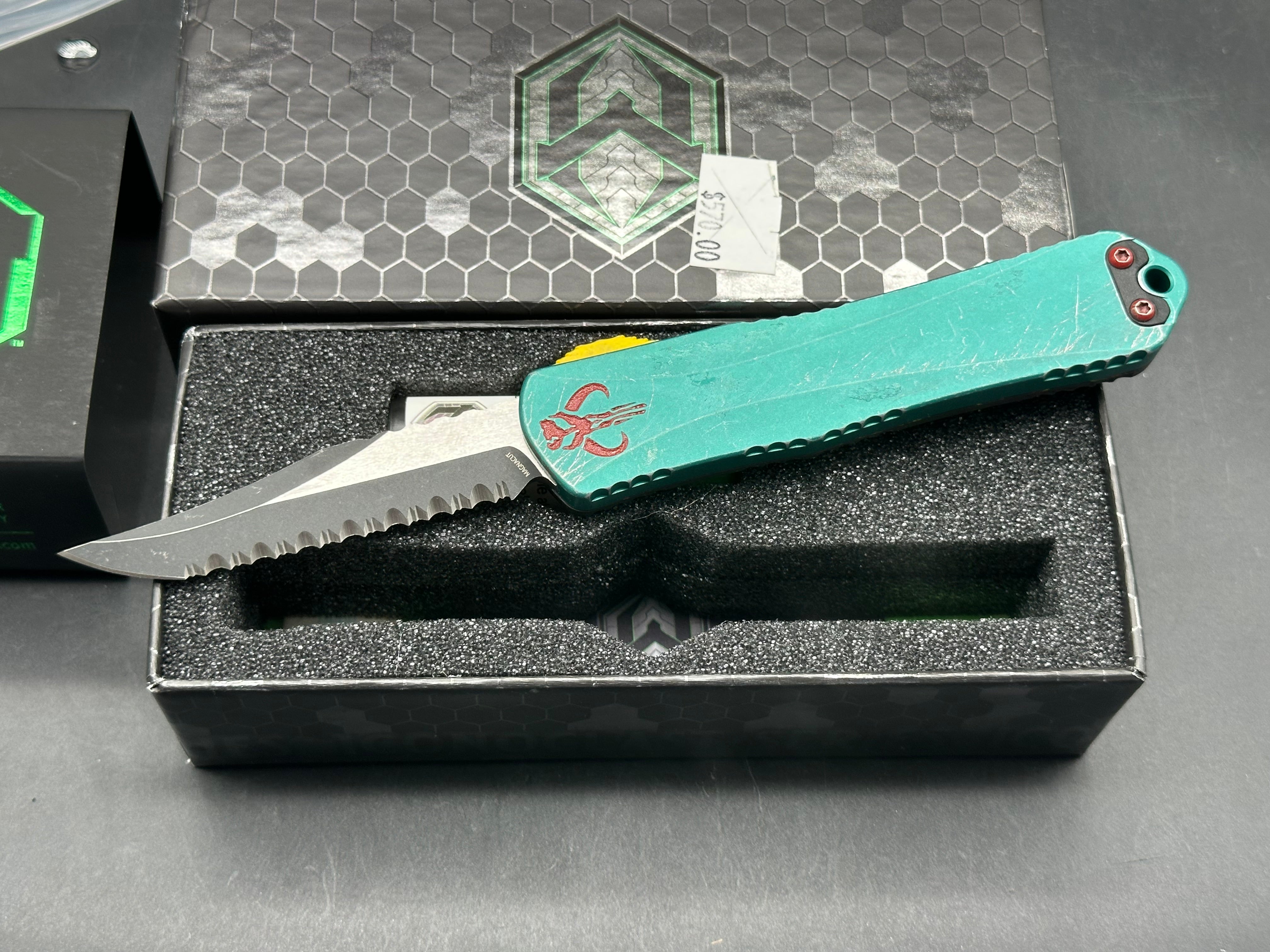 Heretic Manticore E Double Edge two-tone black full serrated Bounty Hunter