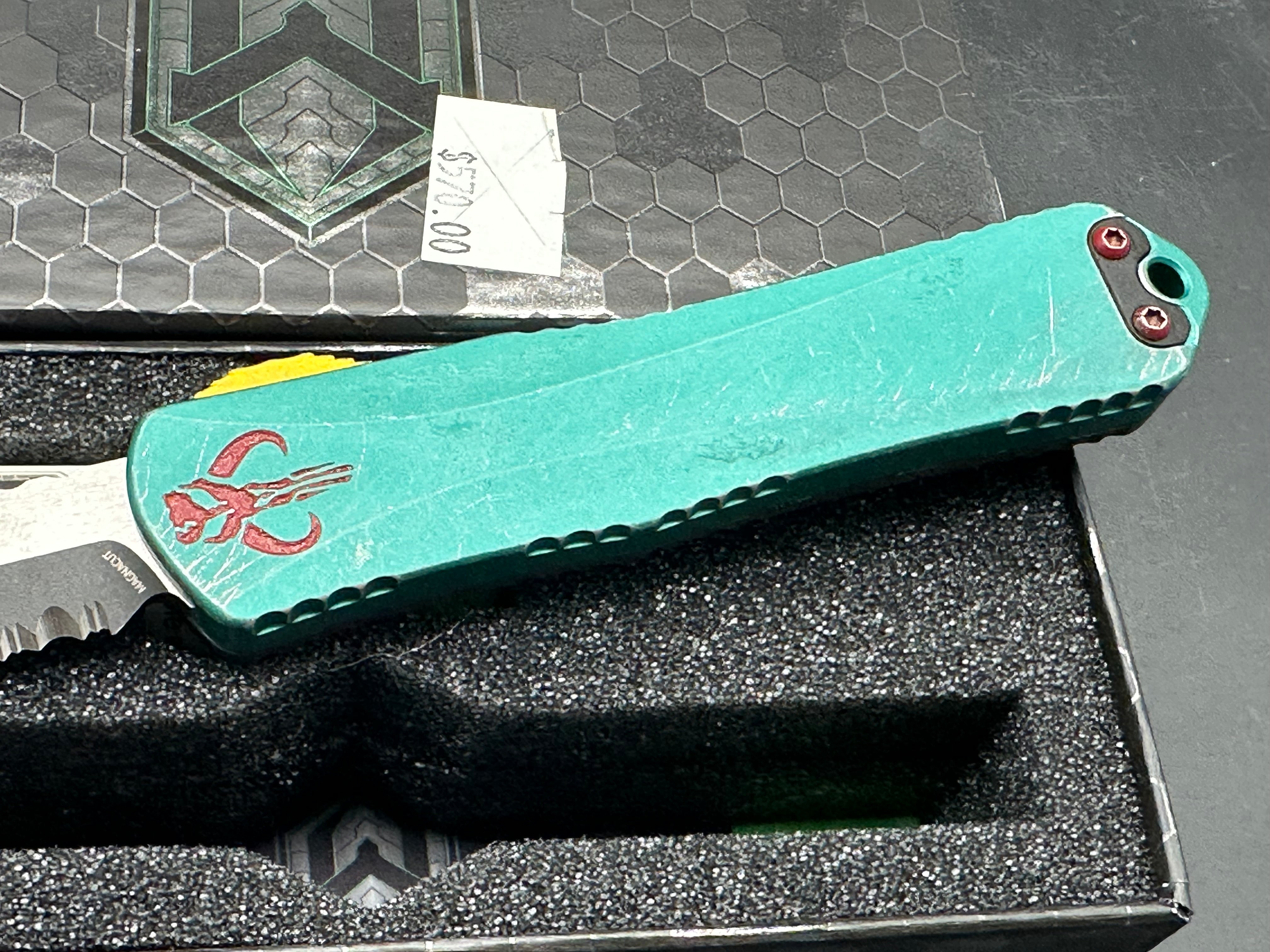 Heretic Manticore E Double Edge two-tone black full serrated Bounty Hunter