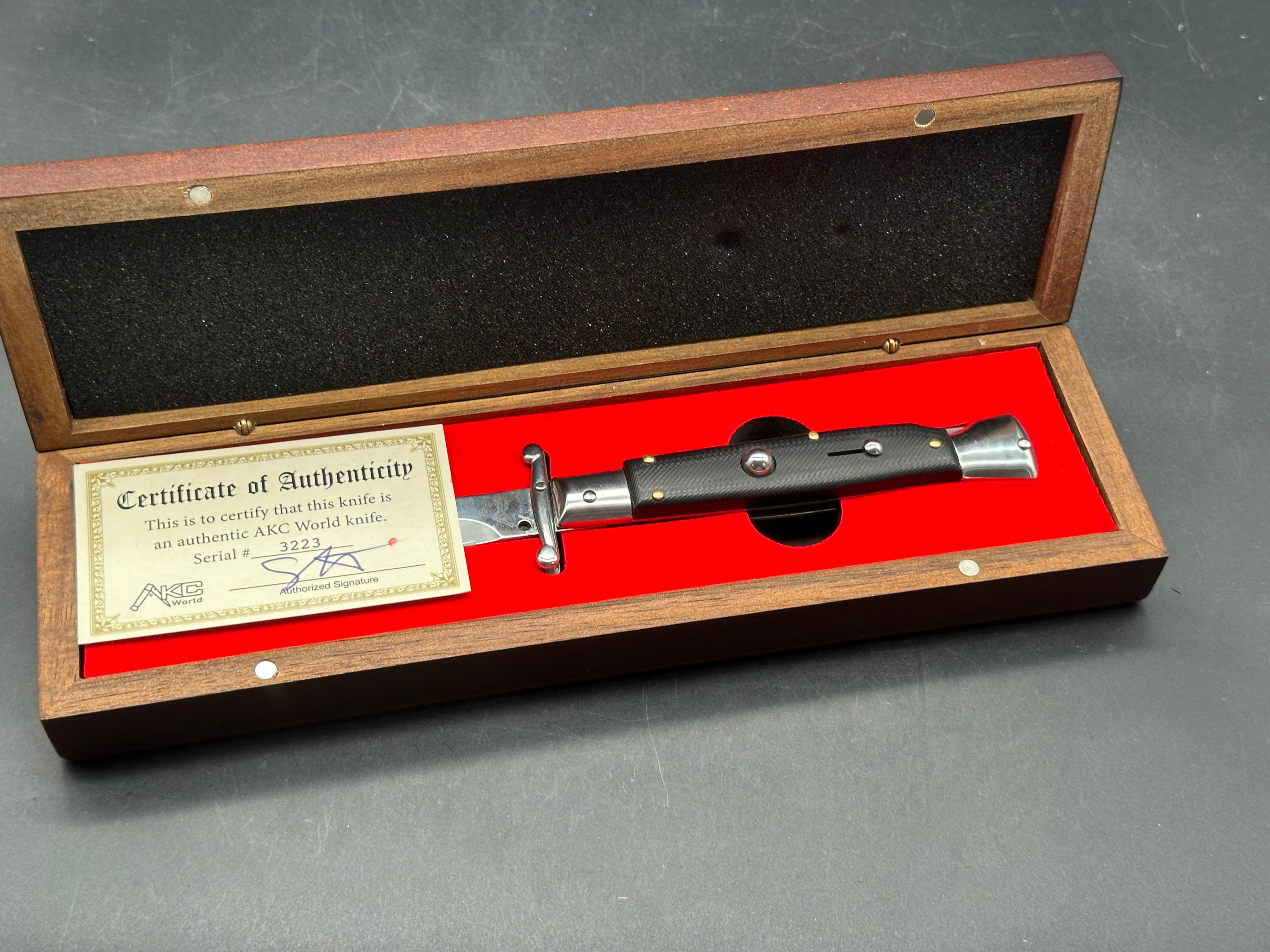 AKC Swinguard knife