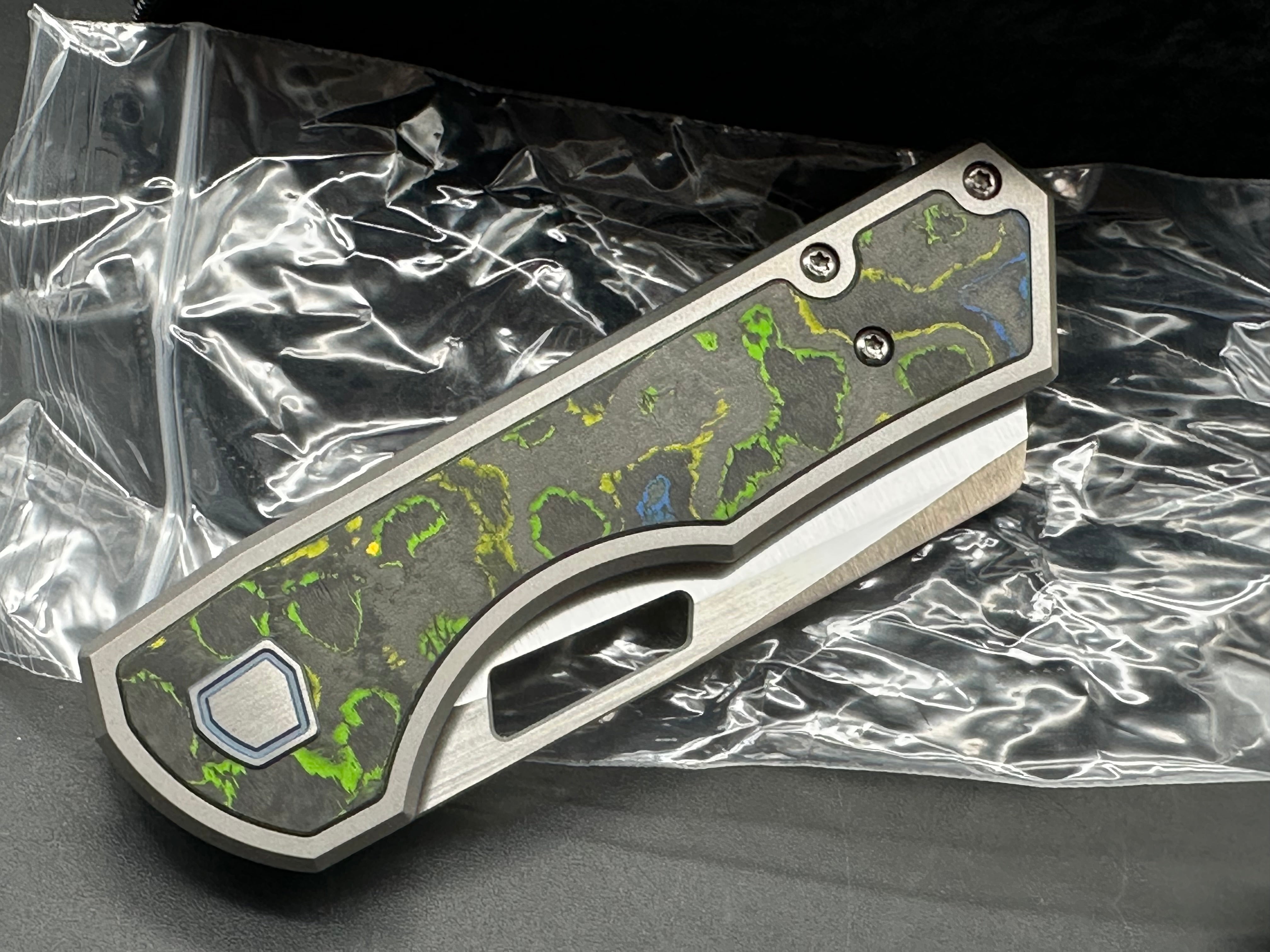 Brian Brown Yeager M V3 - LNIB- American Edge exclusive - Gecko CF inlays