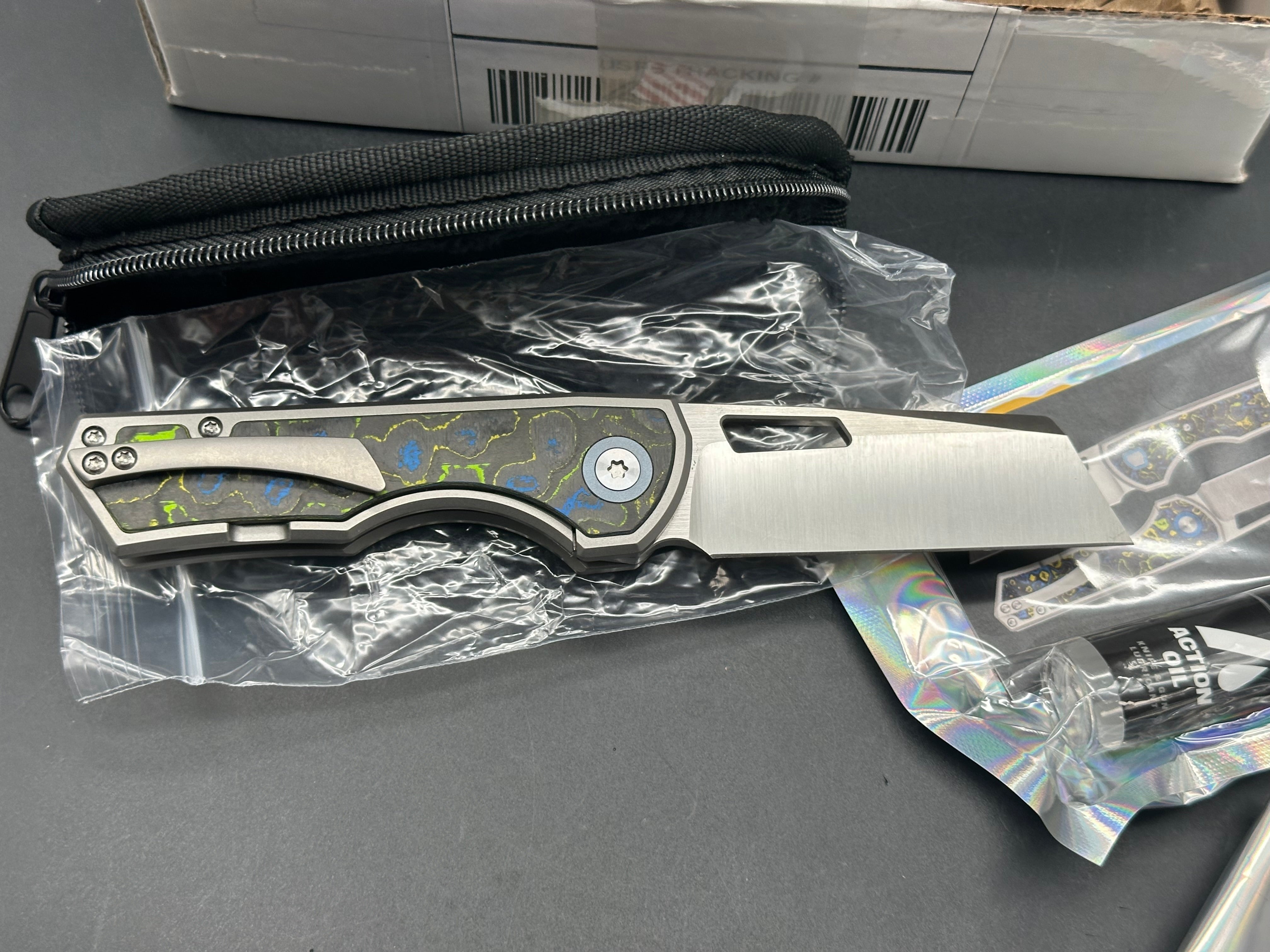 Brian Brown Yeager M V3 - LNIB- American Edge exclusive - Gecko CF inlays