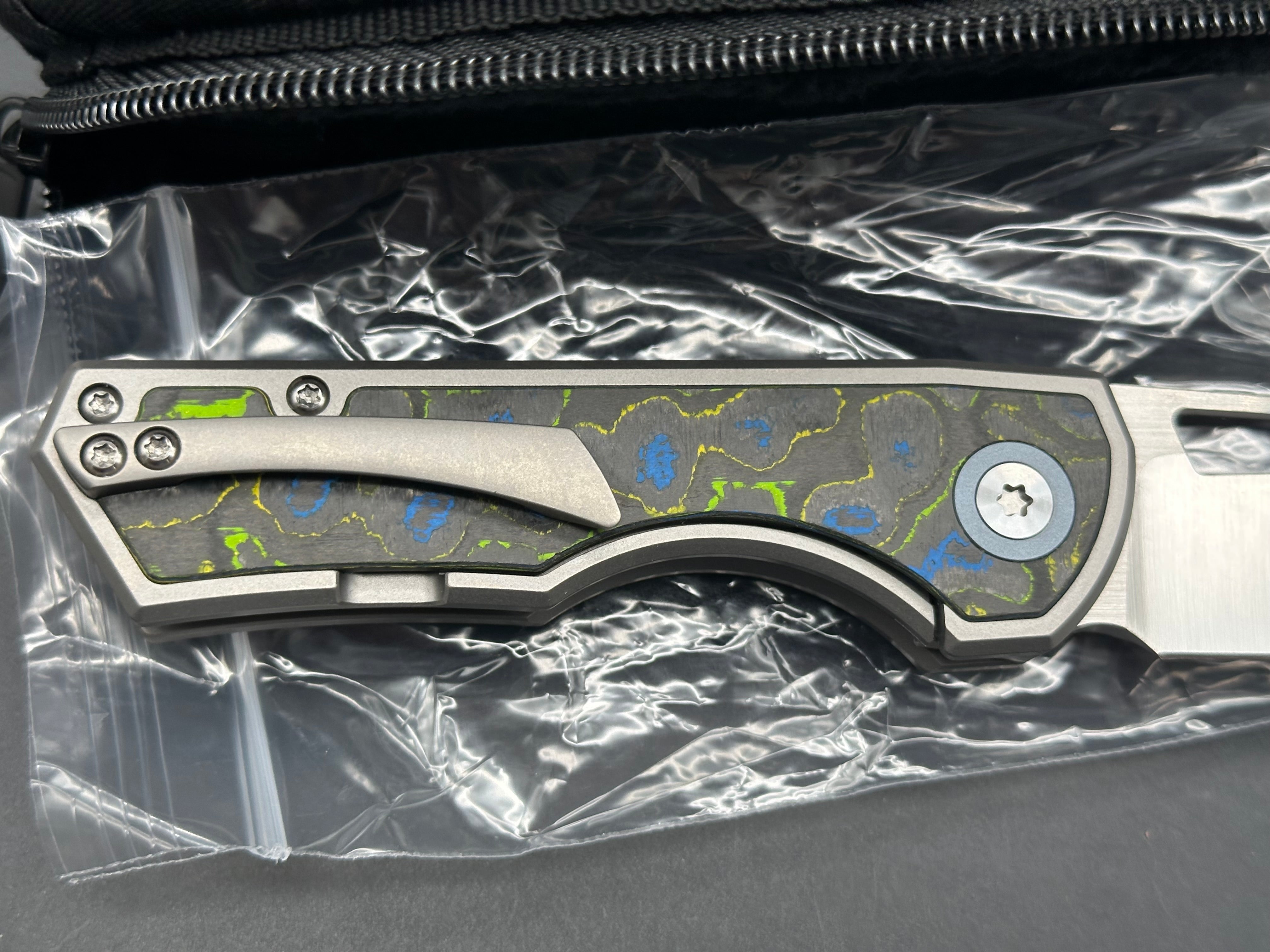 Brian Brown Yeager M V3 - LNIB- American Edge exclusive - Gecko CF inlays