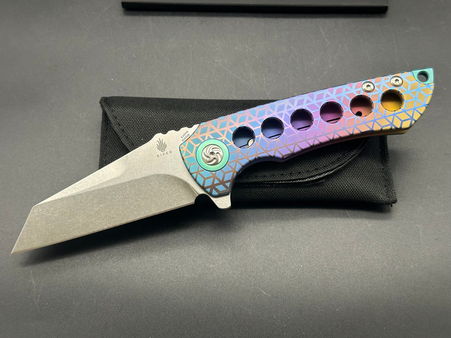 Kizer Critical by"Blades We Love", 3.6" S35VN stonewashed blade, 8.5" overall length, excellent condition, never used or carried,