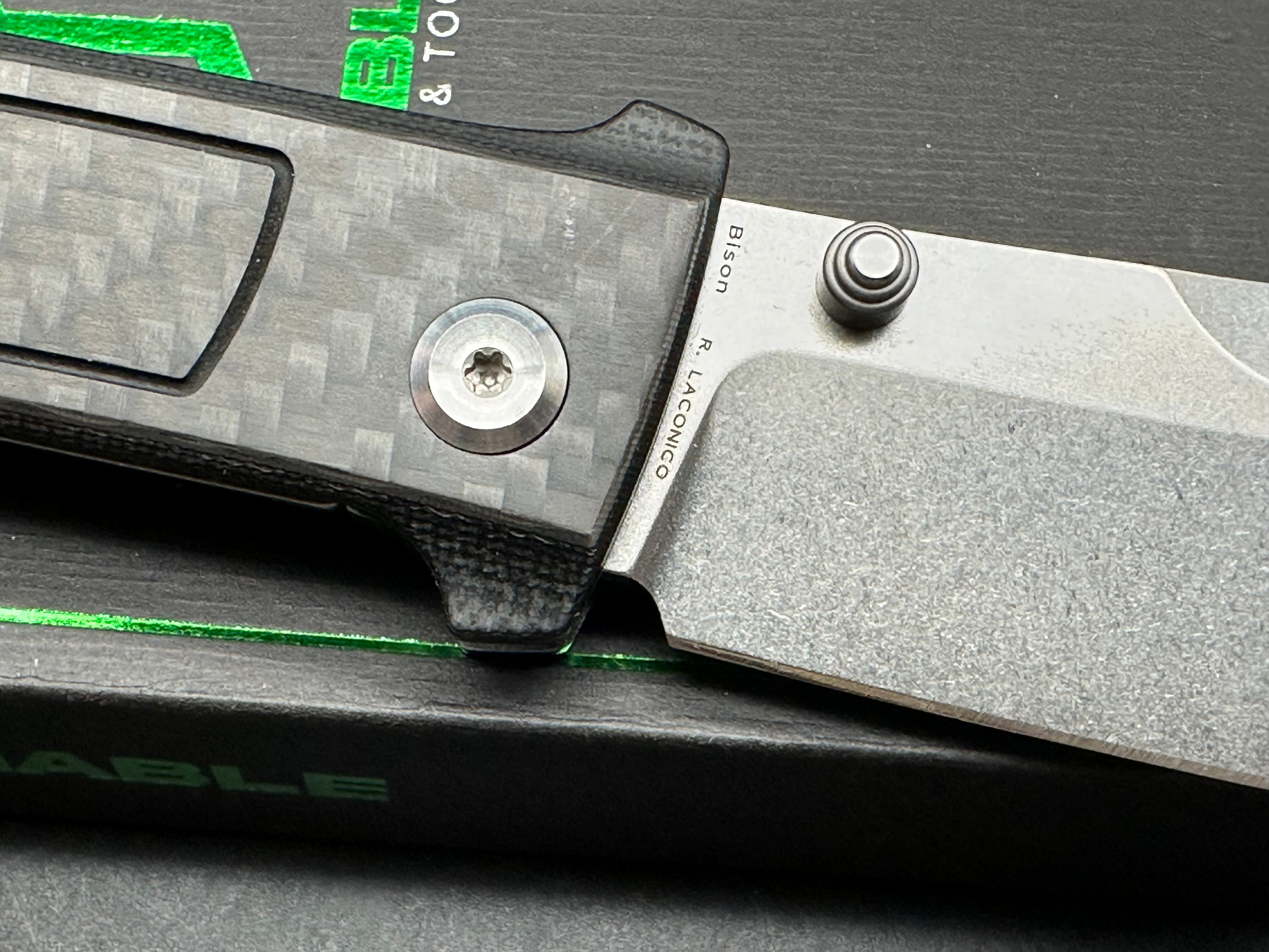 TENABLE BISON FOLDING KNIFE BLACK TWILL CARBON FIBER/G10 HANDLE NITRO-V CLIP POINT PLAIN EDGE STONEWASH FINISH