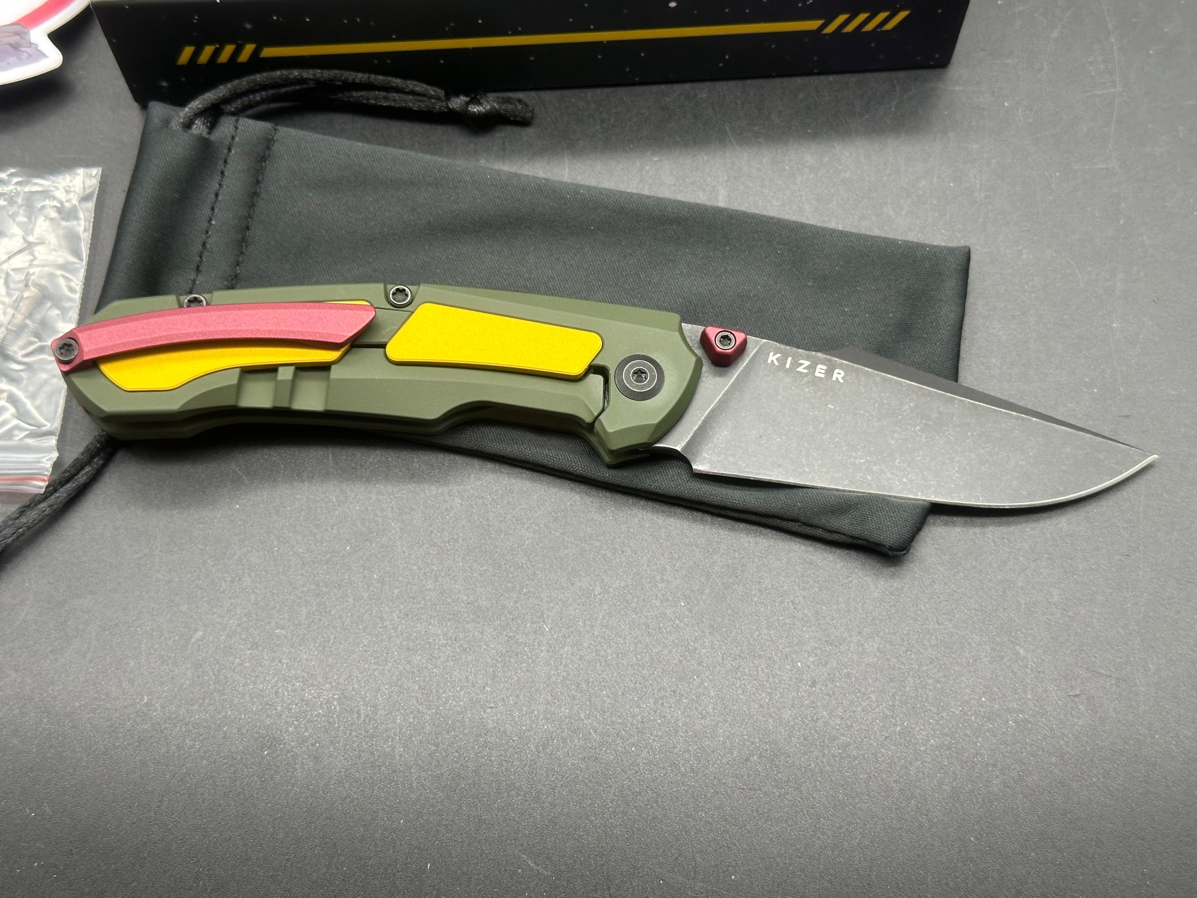 Kizer Feweed Cerakote titanium and Elmax blade