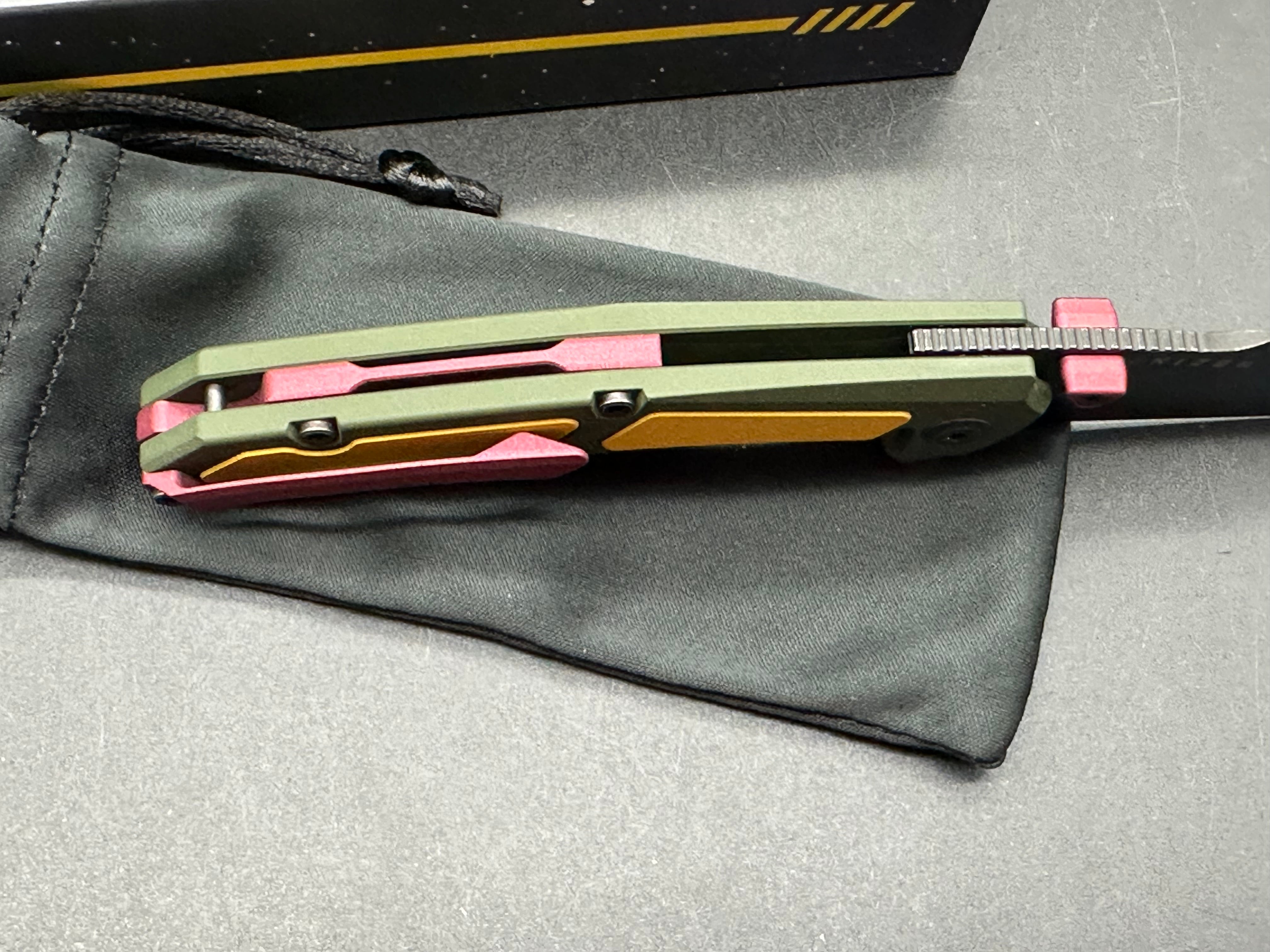 Kizer Feweed Cerakote titanium and Elmax blade