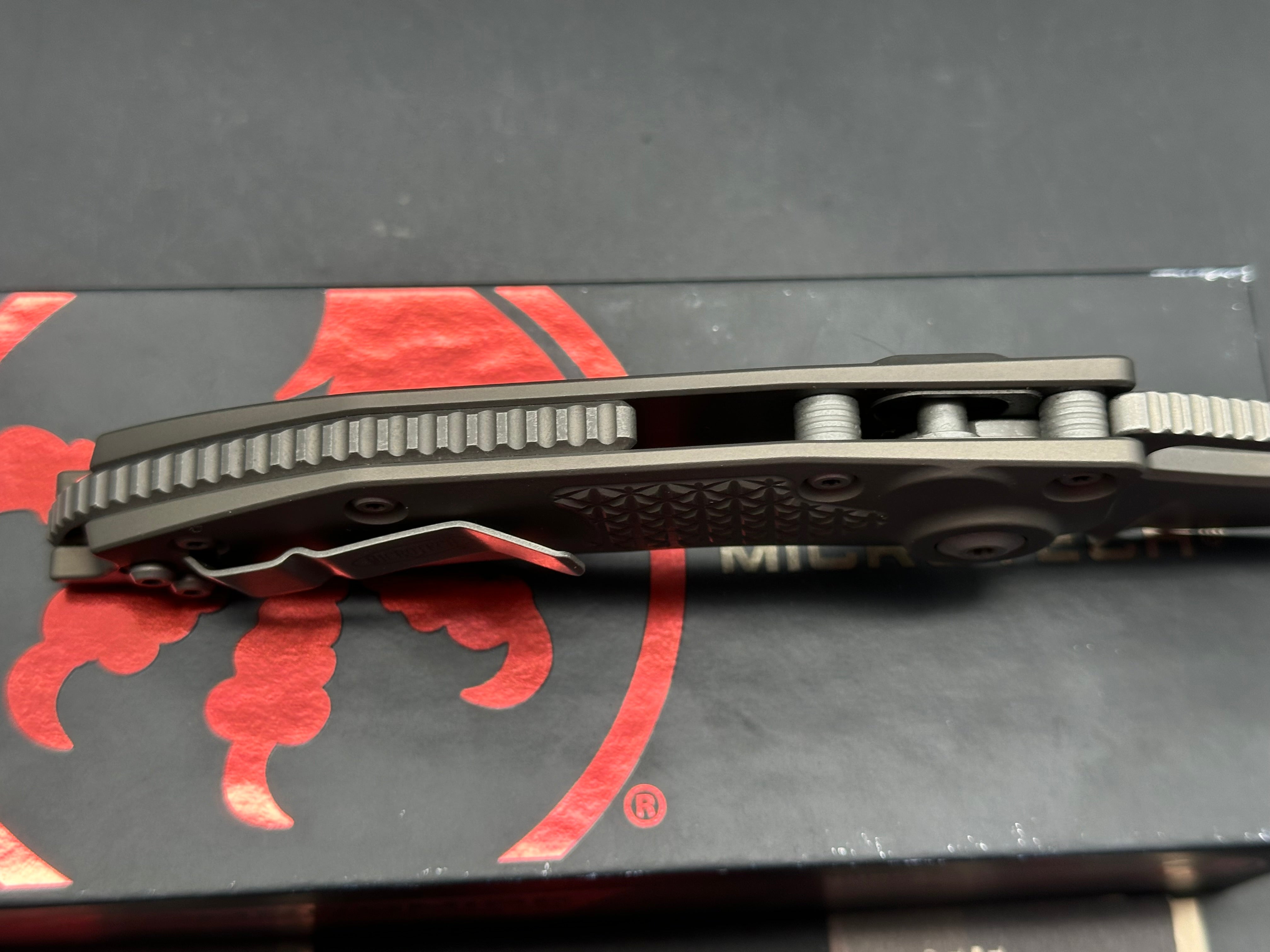 Microtech Stitch-A S/E Automatic Knife Natural Clear Gray (3.75" Apocalyptic)
