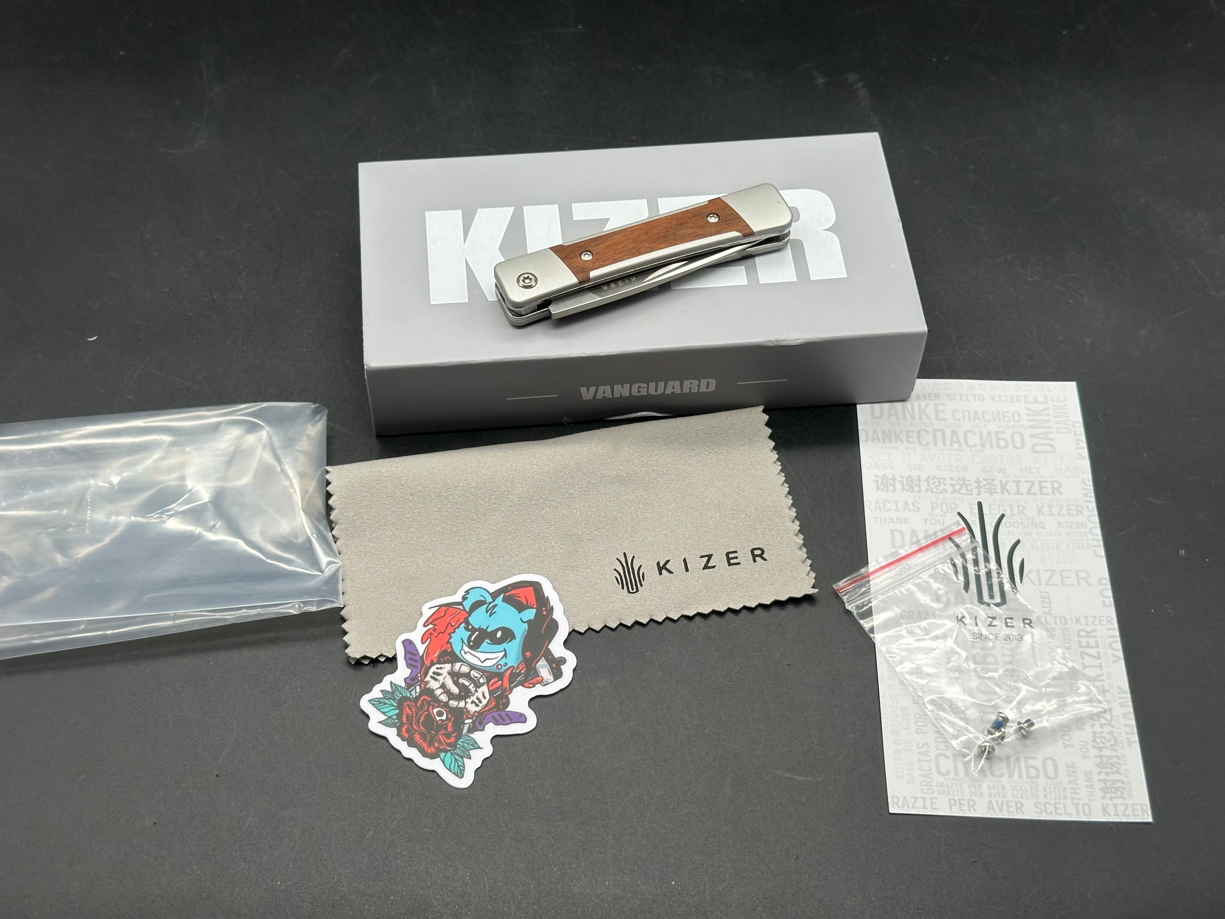 KIZER LITTLE GRAND FOLDING KNIFE ALUMINUM/MKURUTI WOOD HANDLE NITRO-V DROP POINT PLAIN EDGE