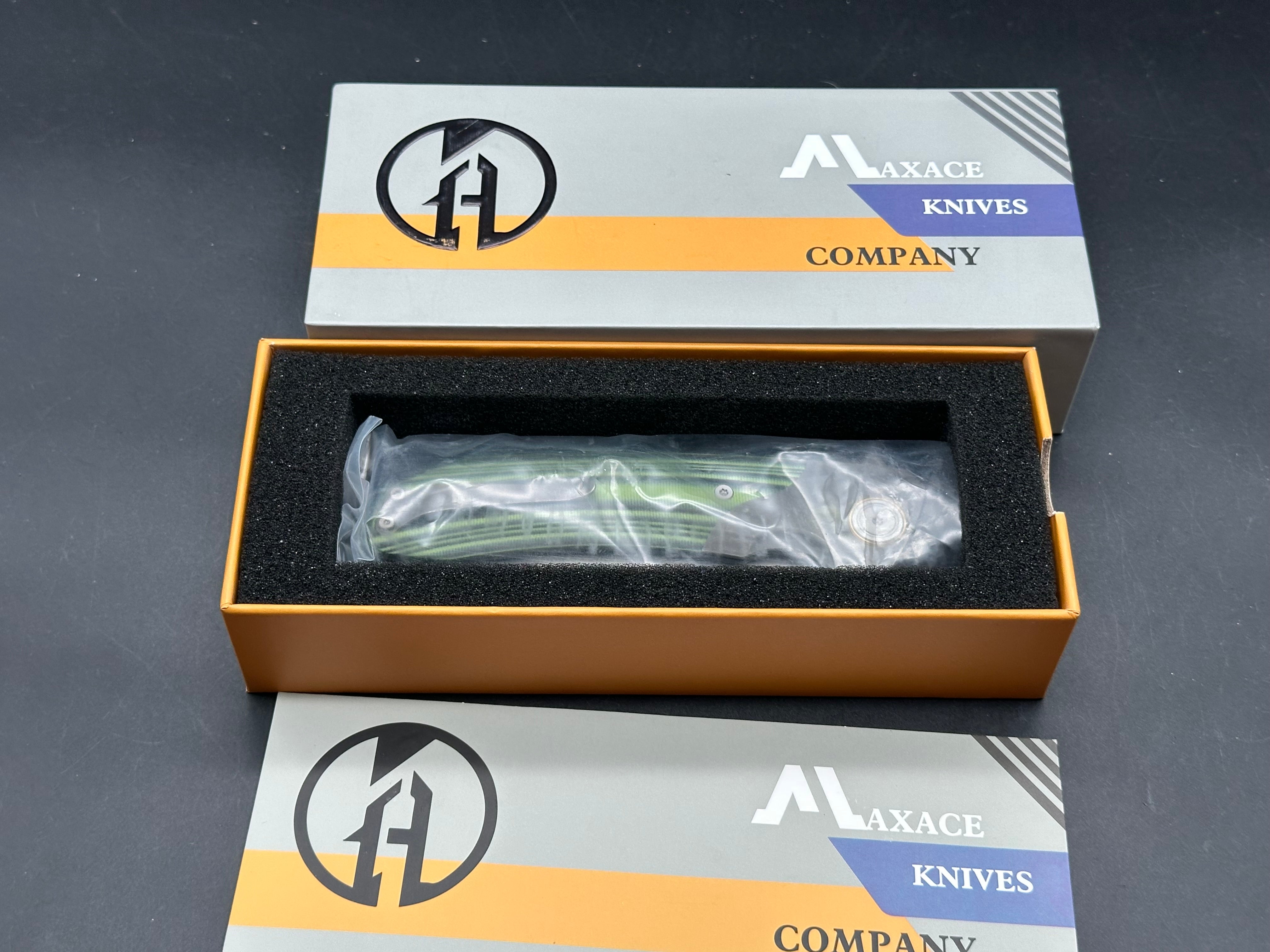 Maxace Goliath 2.0 Bohler K110 stainless blade. Green & Black G10 handle. Titanium bolsters